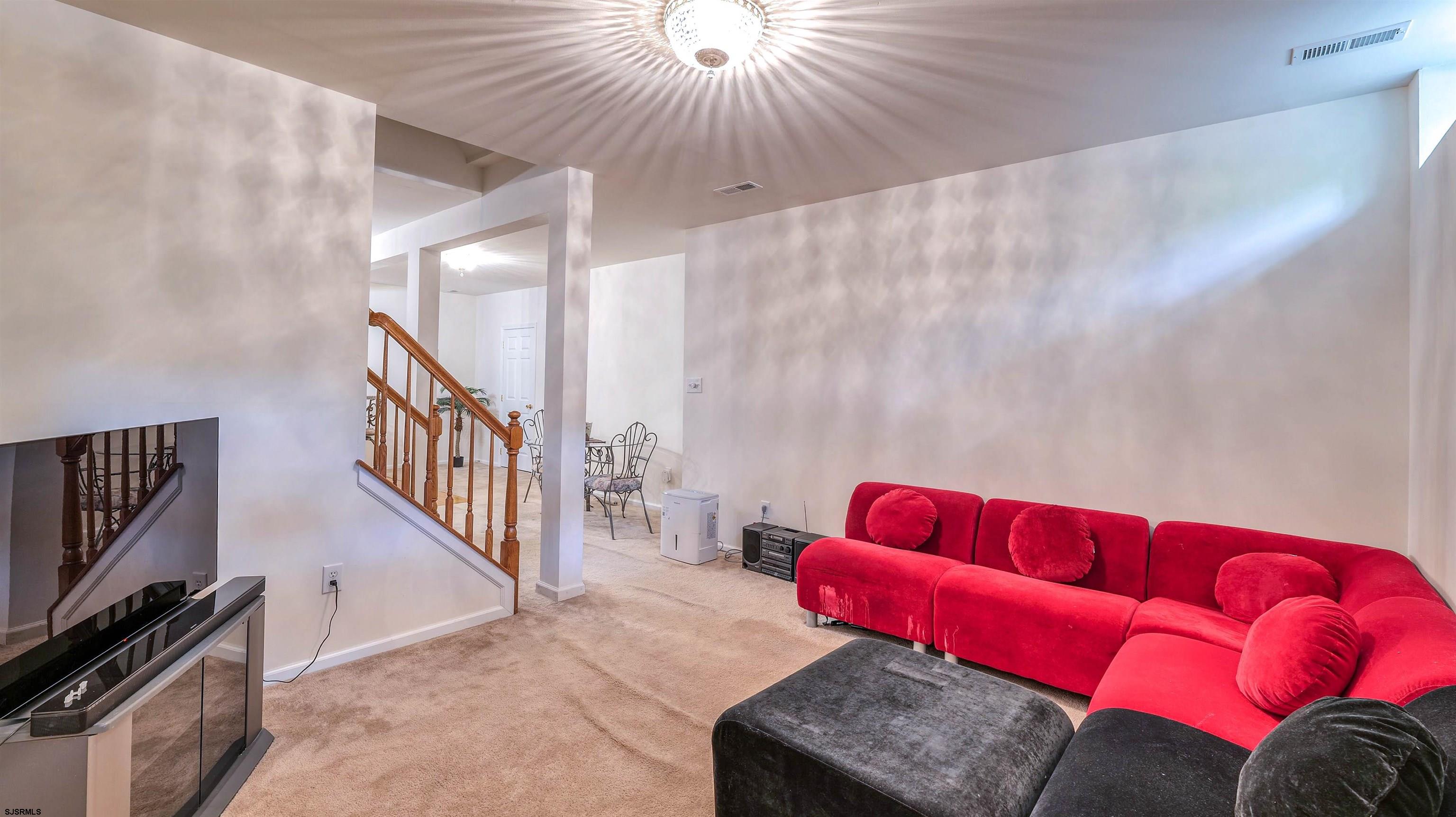 144 Knights Bridge Way