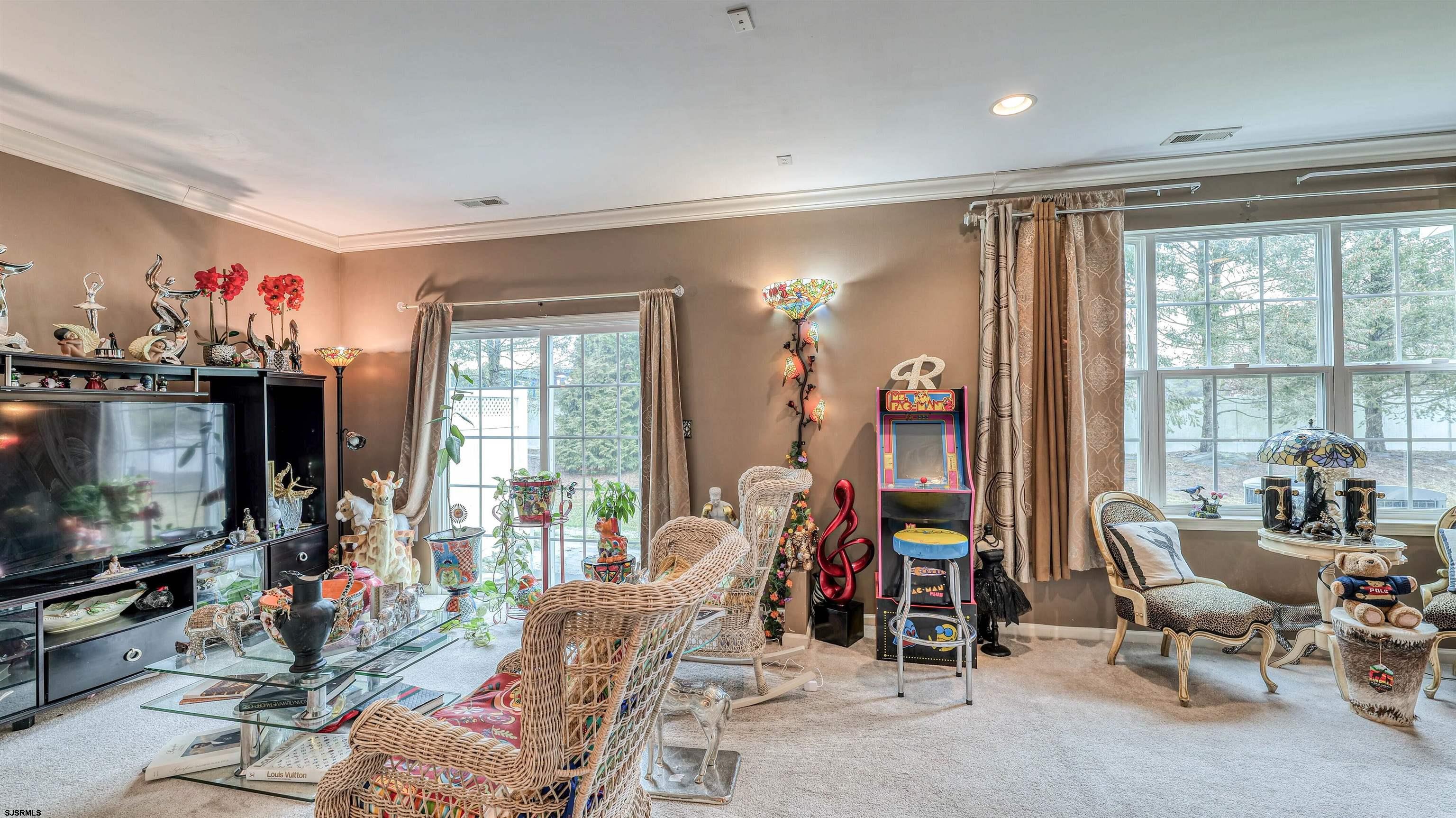 58 Delray Ln