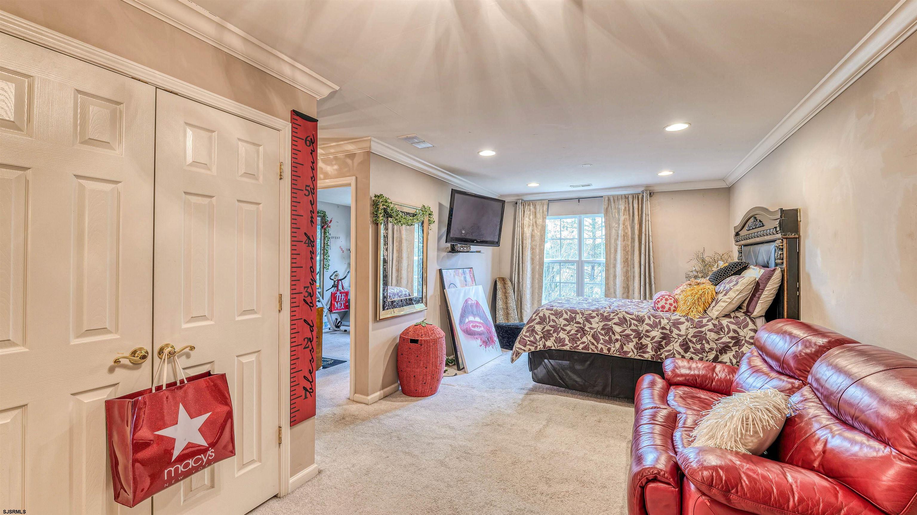 58 Delray Ln