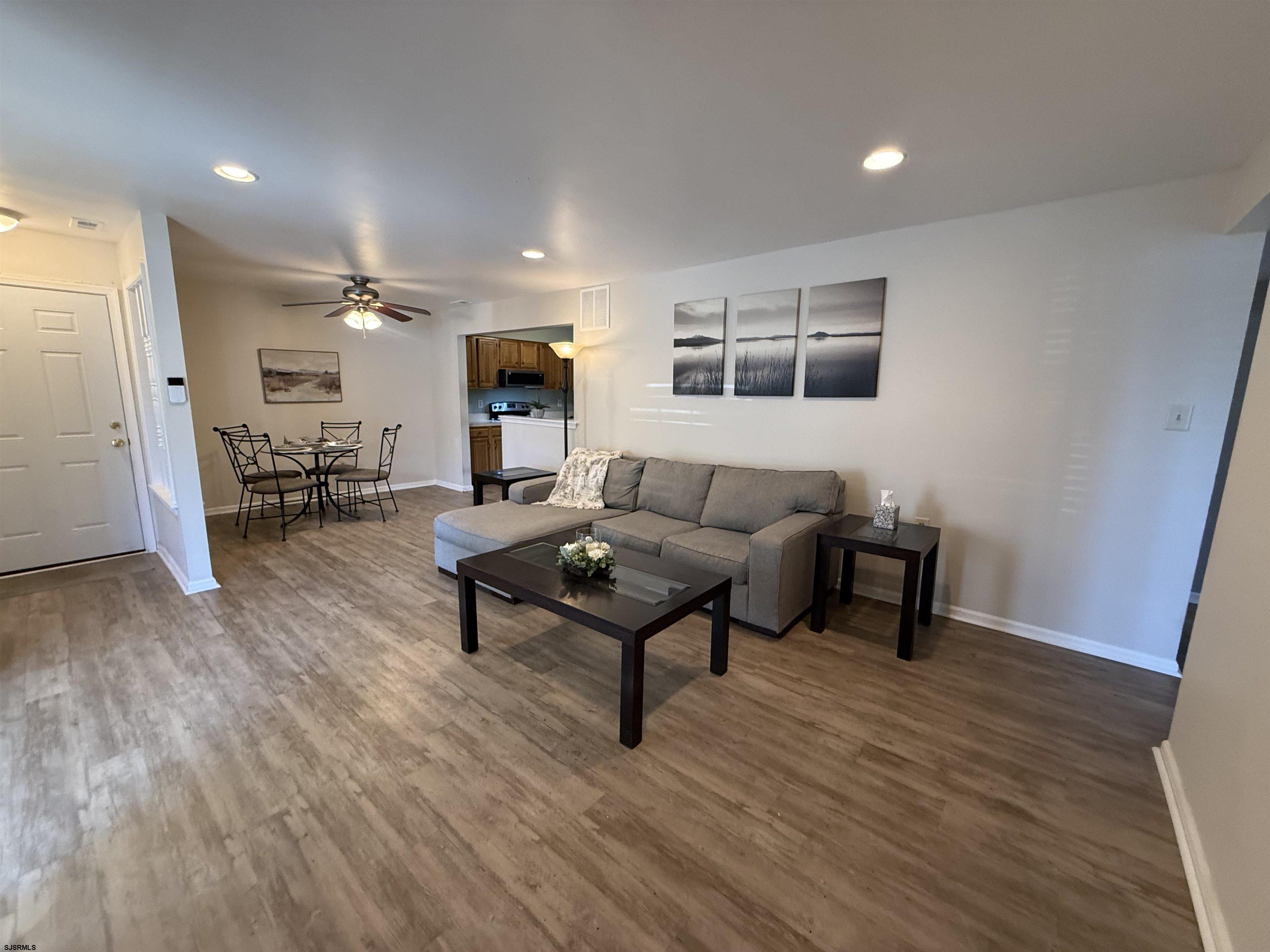 17 Harrogate Ct Unit: 17