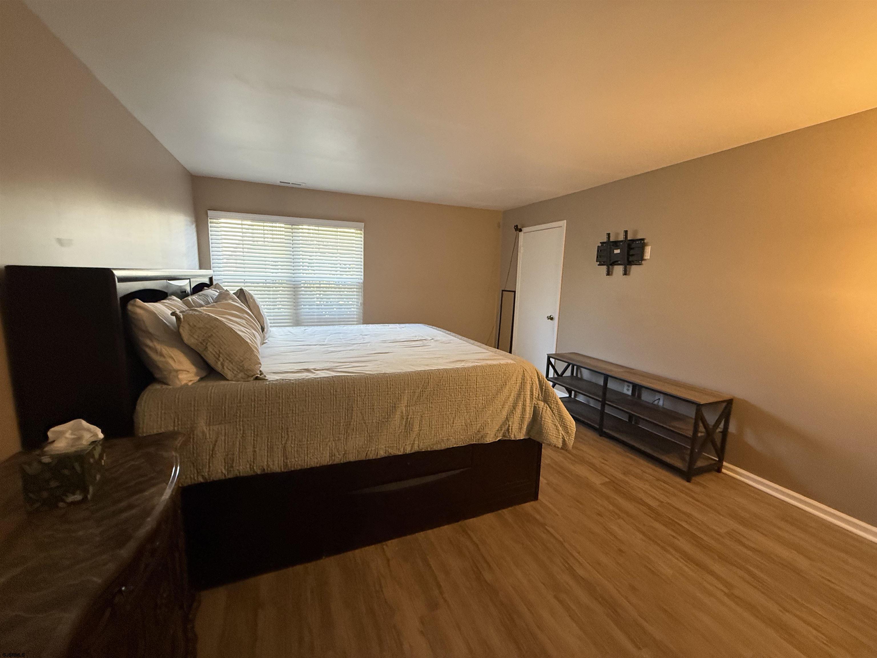 17 Harrogate Ct Unit: 17