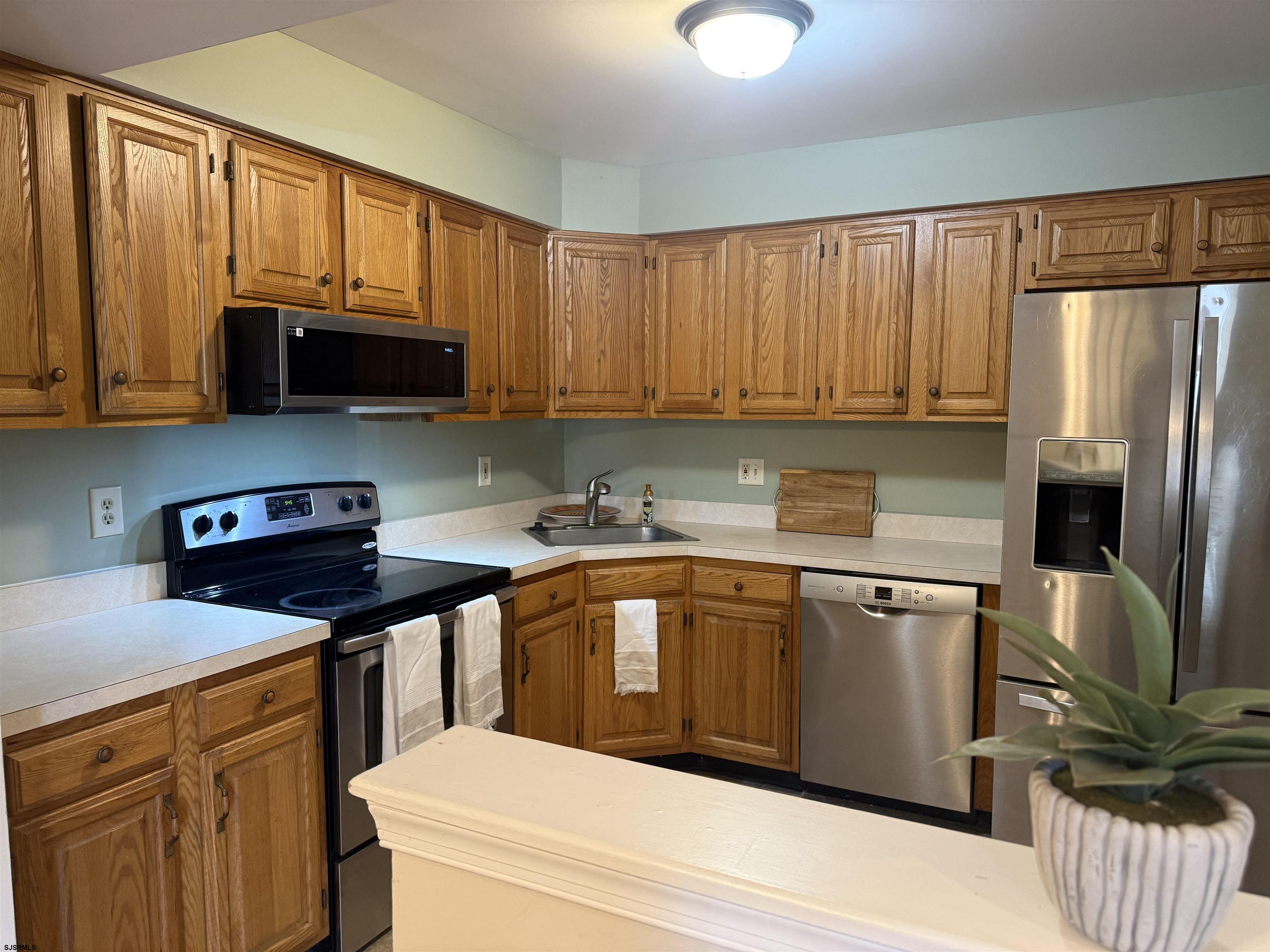 17 Harrogate Ct Unit: 17