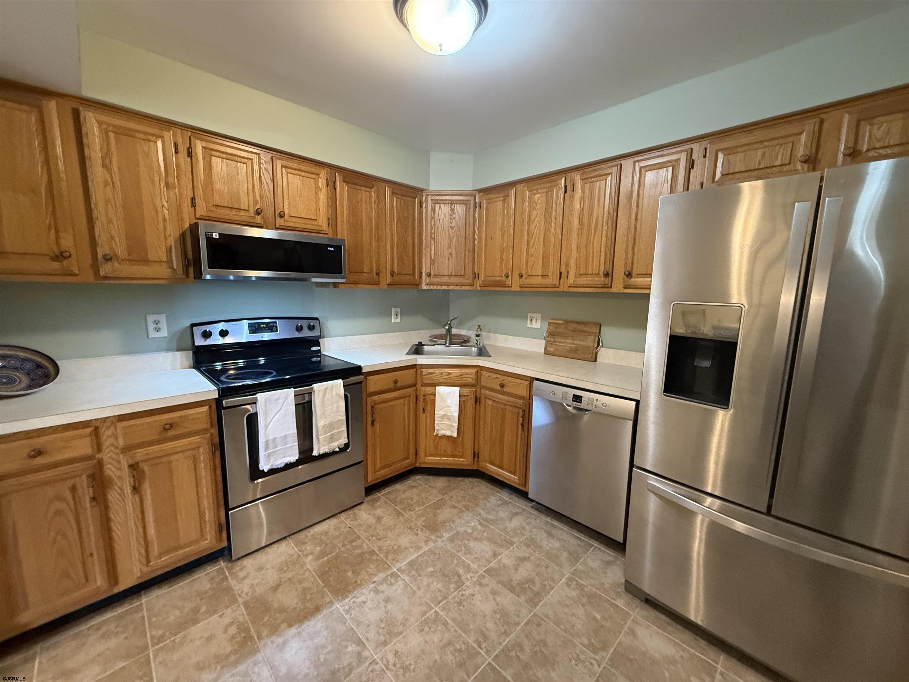 17 Harrogate Ct Unit: 17