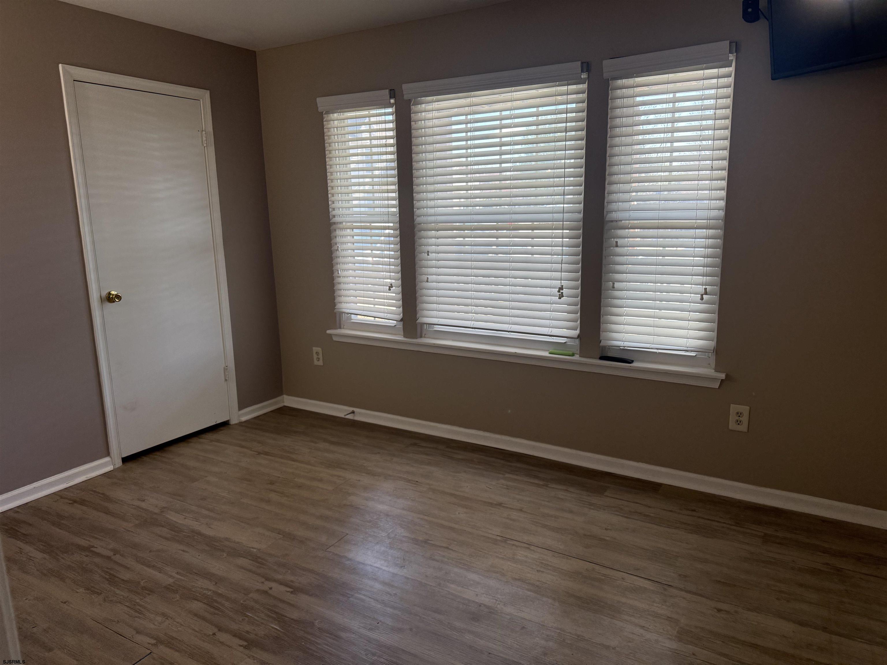 17 Harrogate Ct Unit: 17