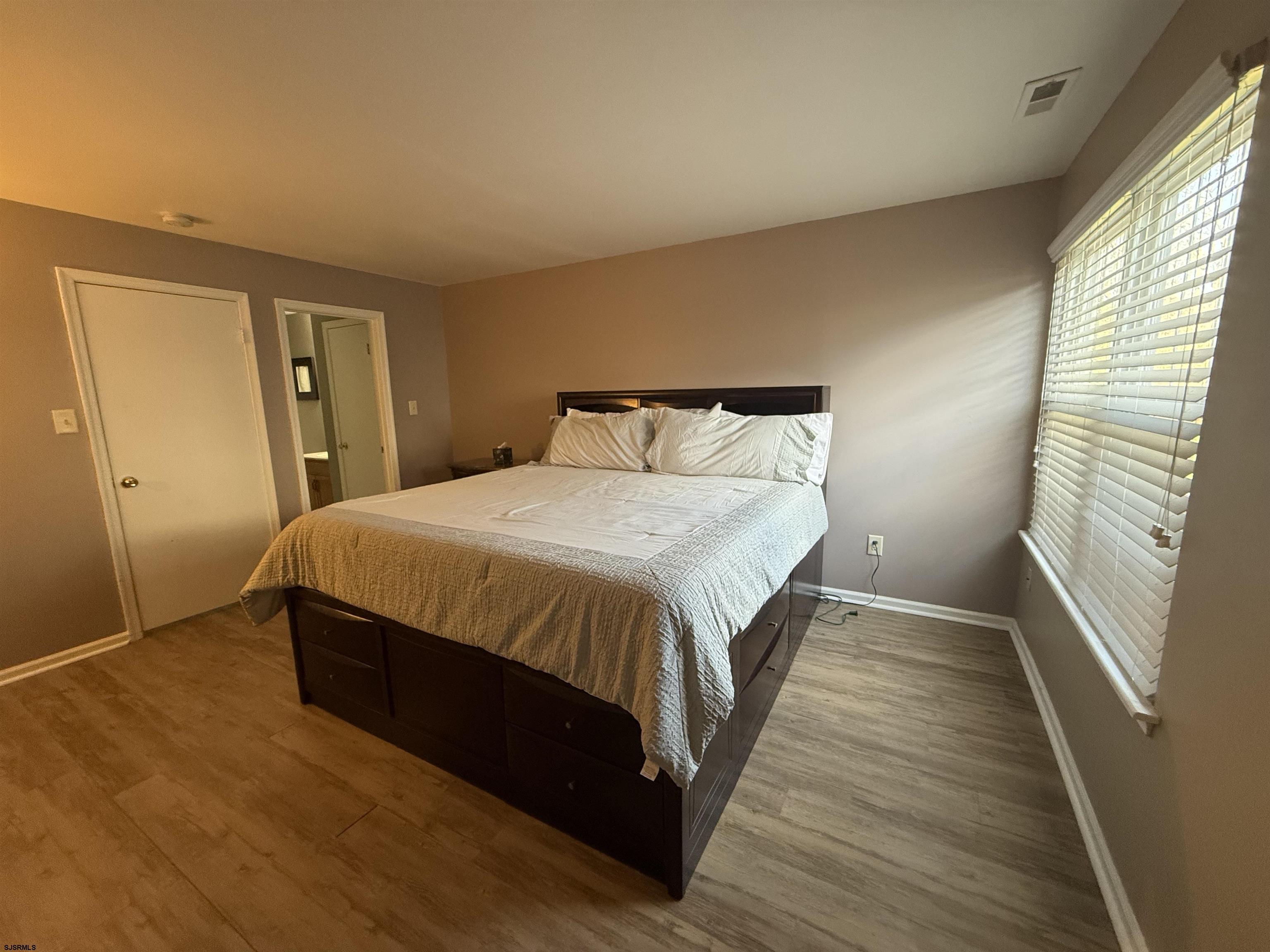 17 Harrogate Ct Unit: 17