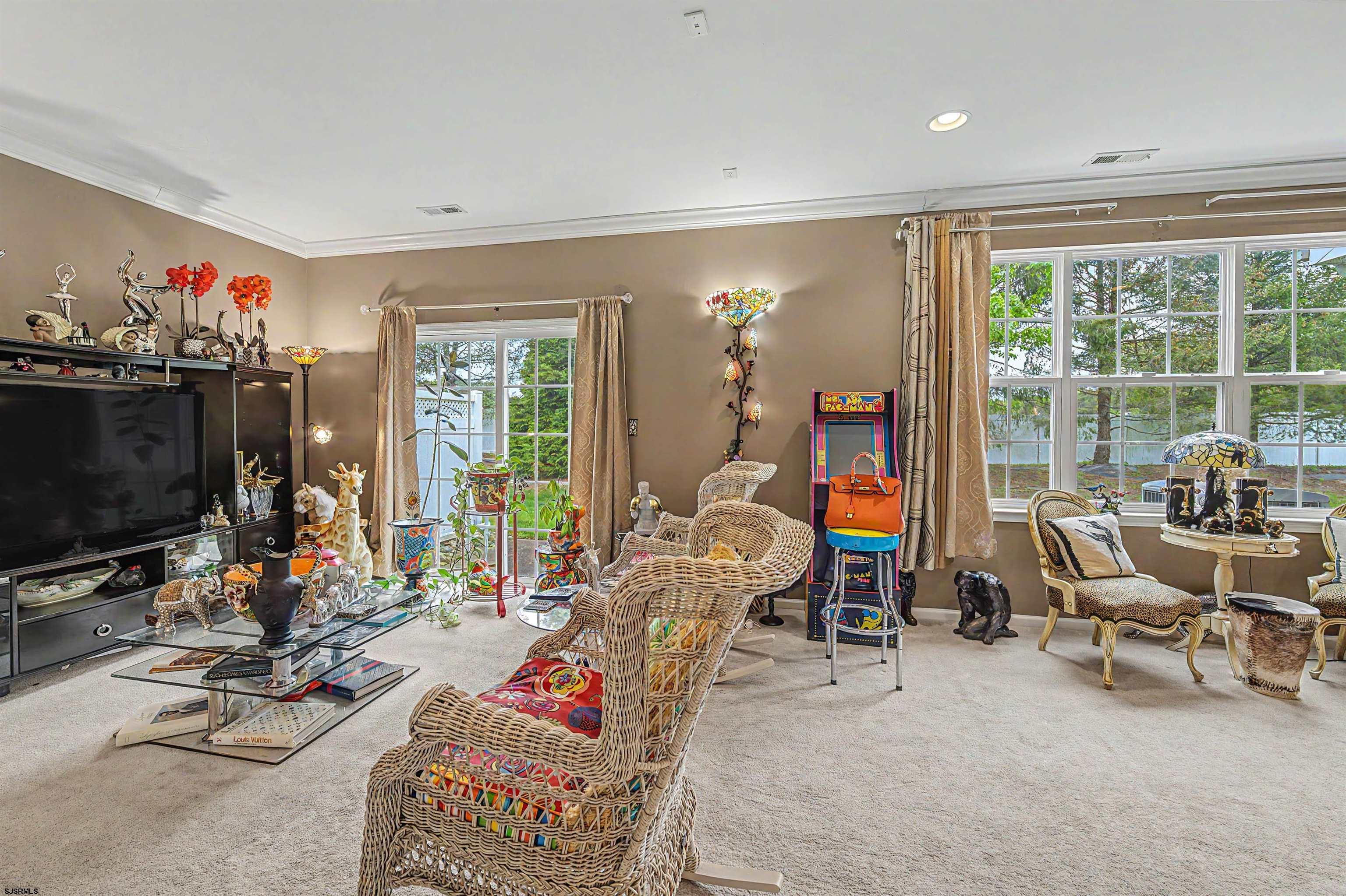 58 Delray Ln