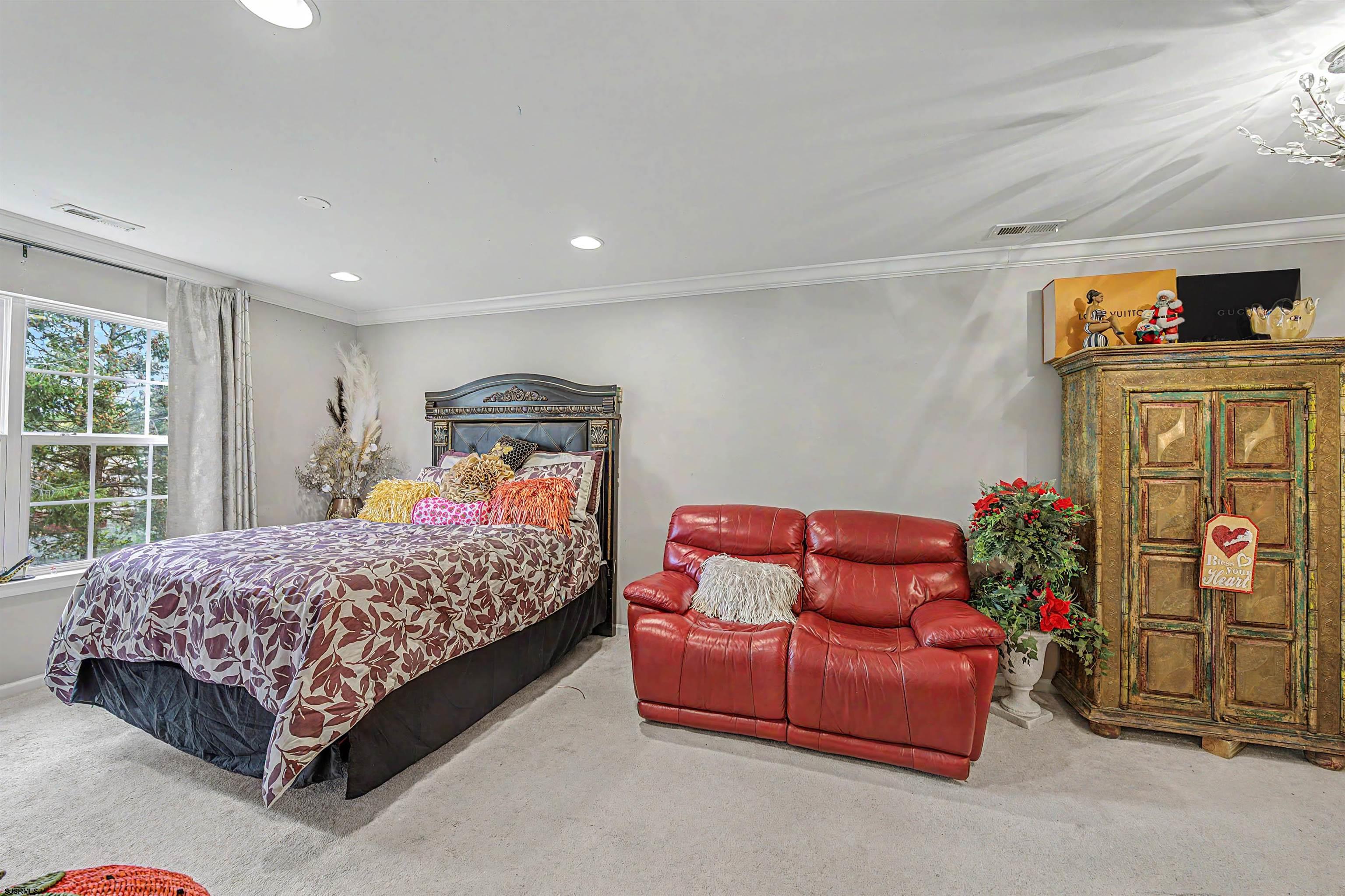 58 Delray Ln