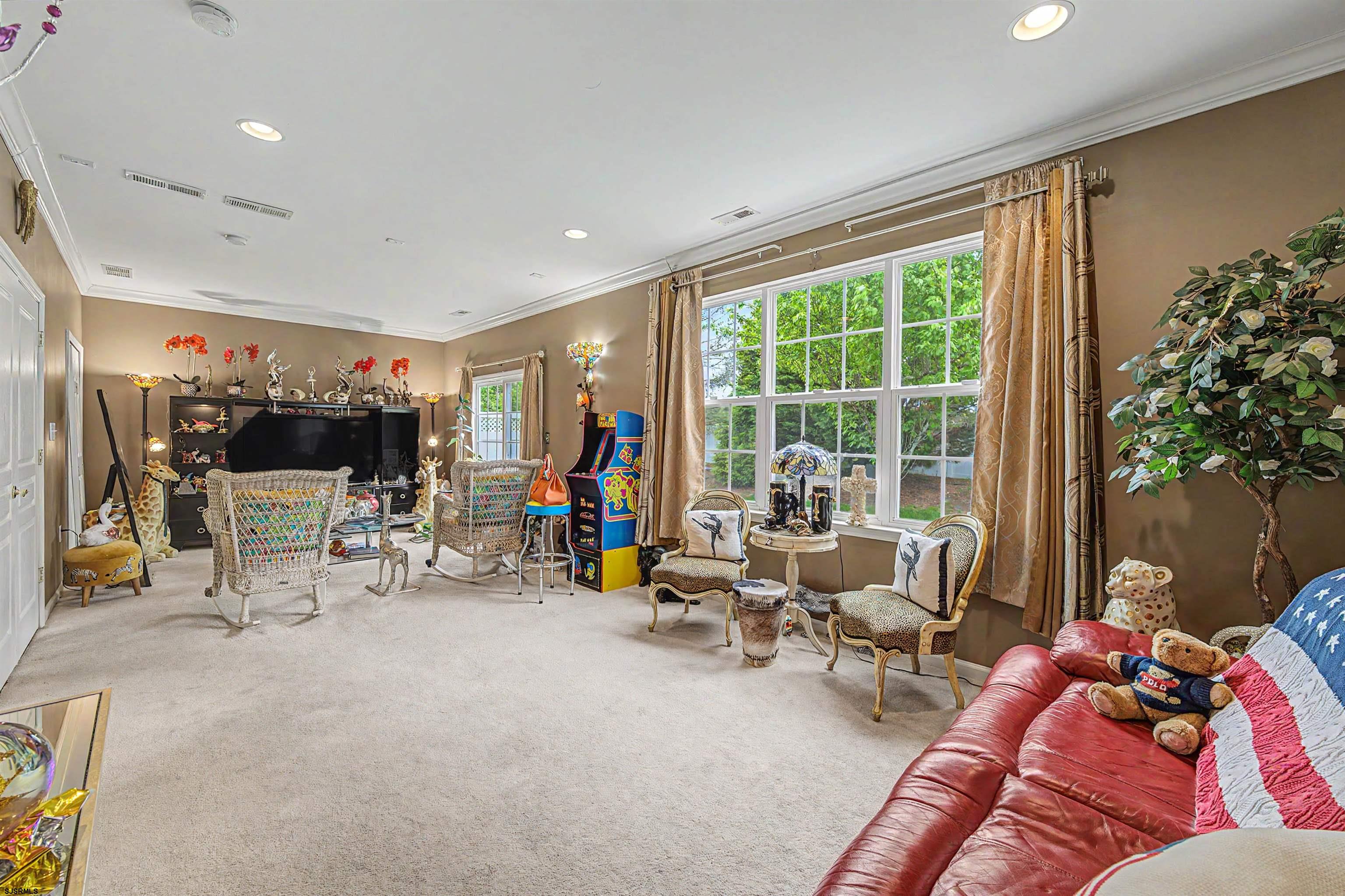 58 Delray Ln