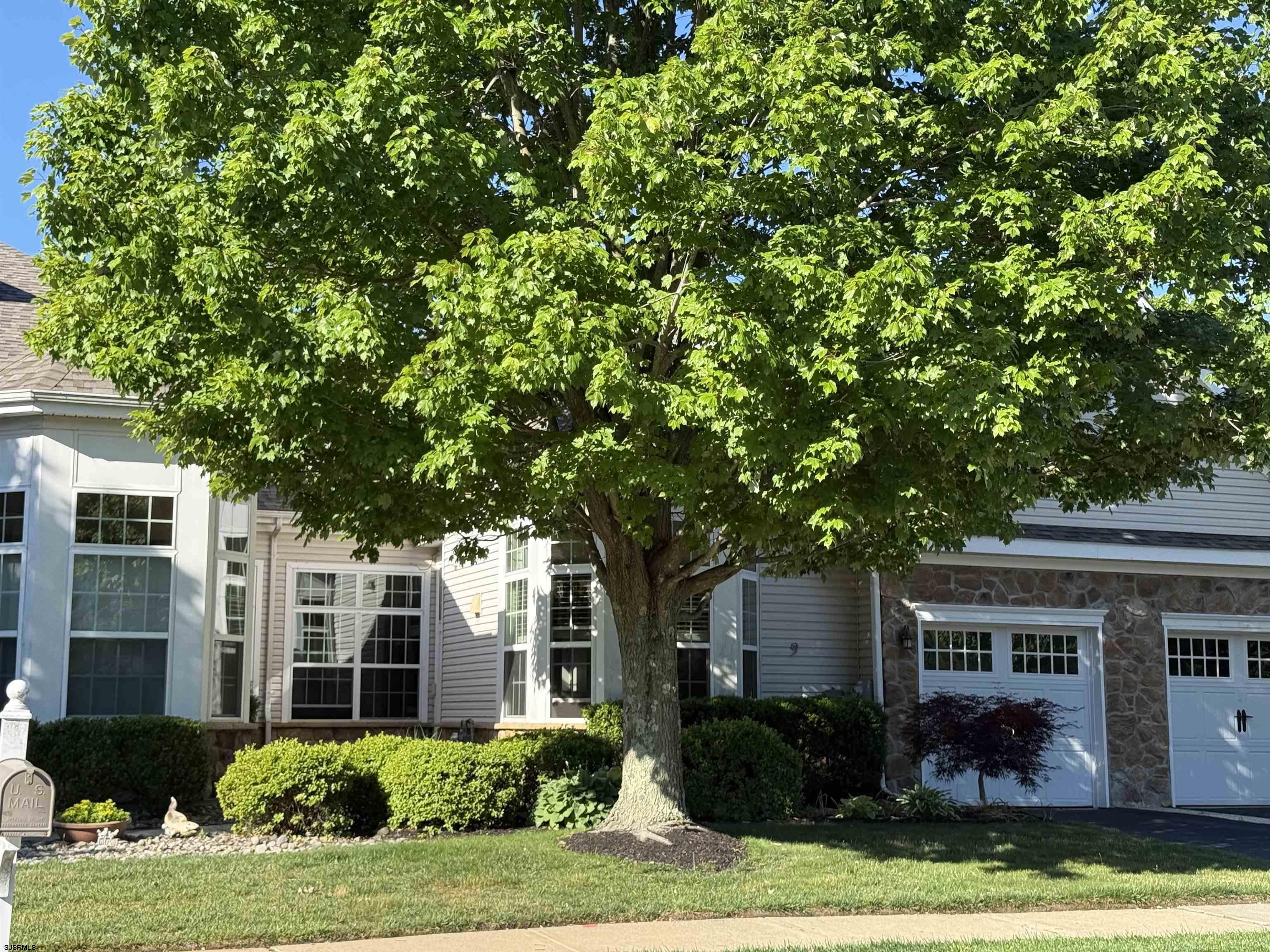 9 Delray Ln