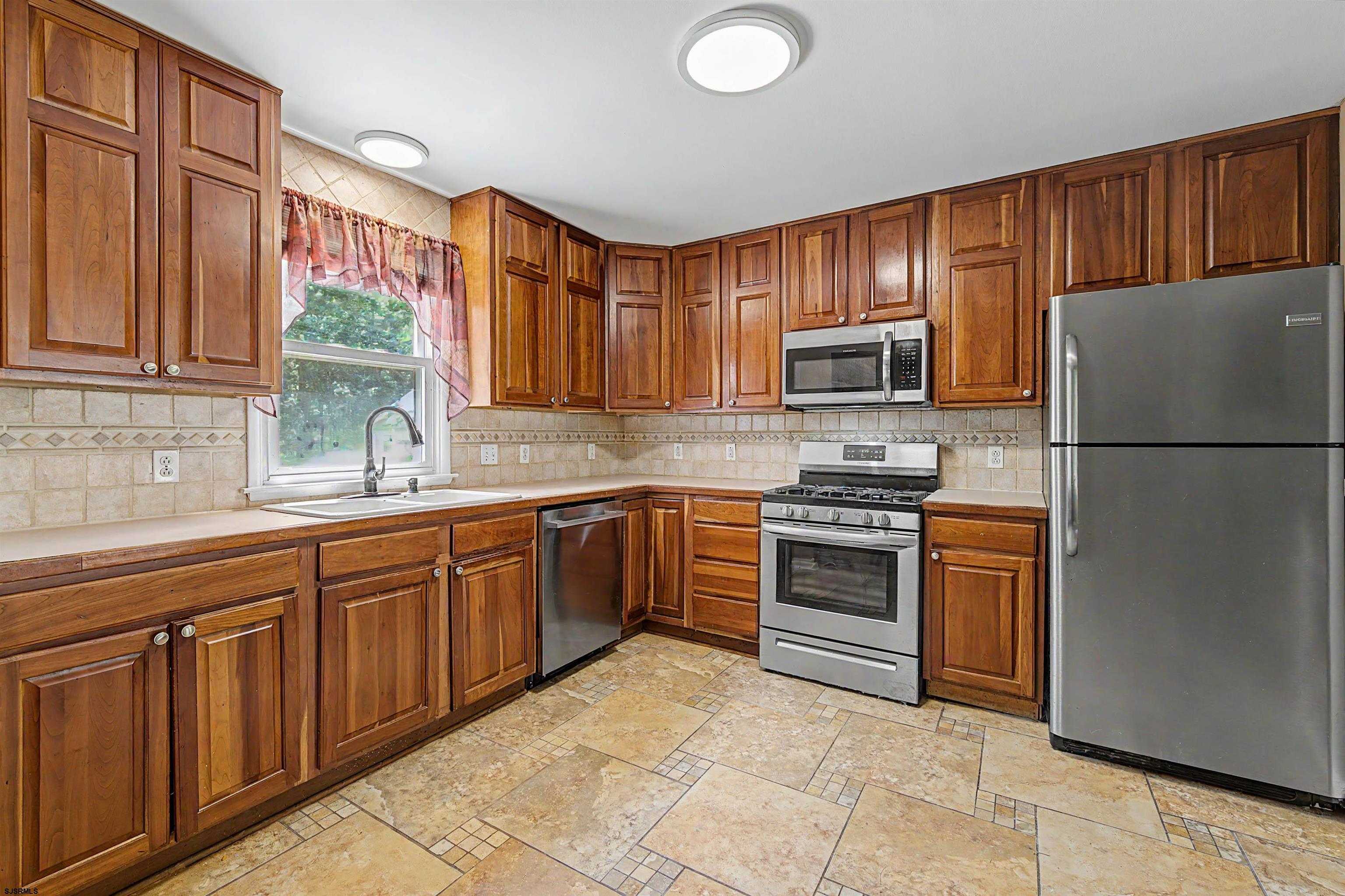 149 Crestview Ave