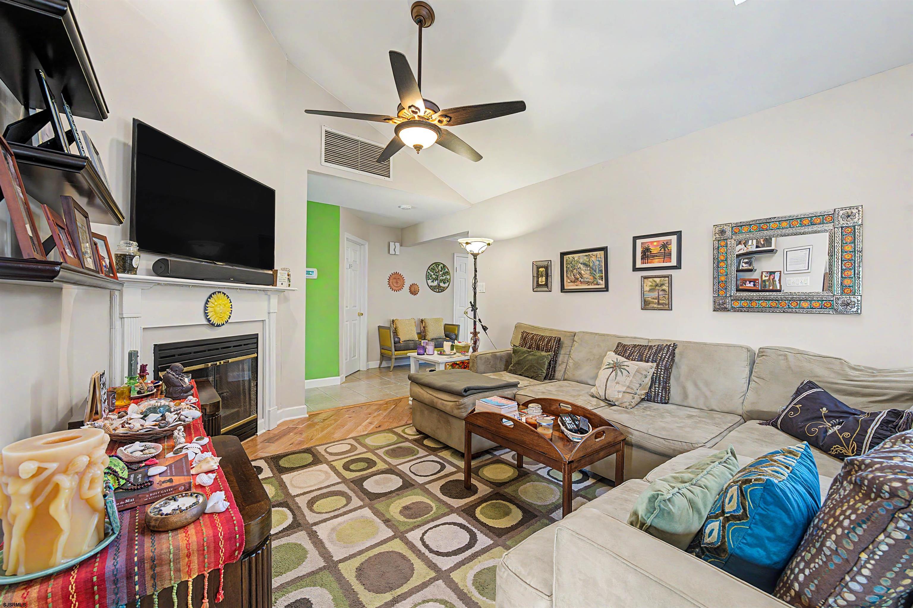 1421 Sheridan Blvd