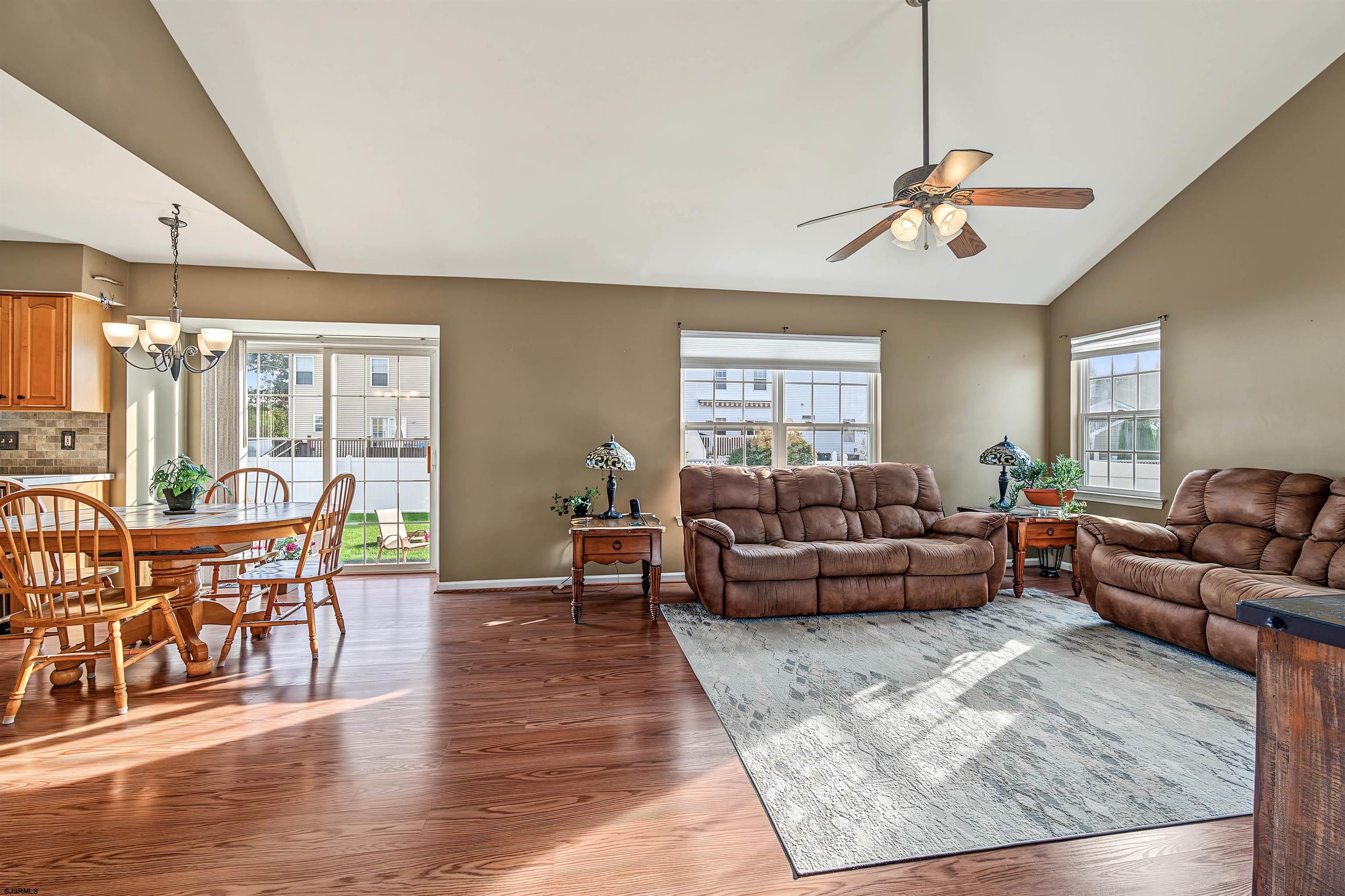43 Donegal Ln