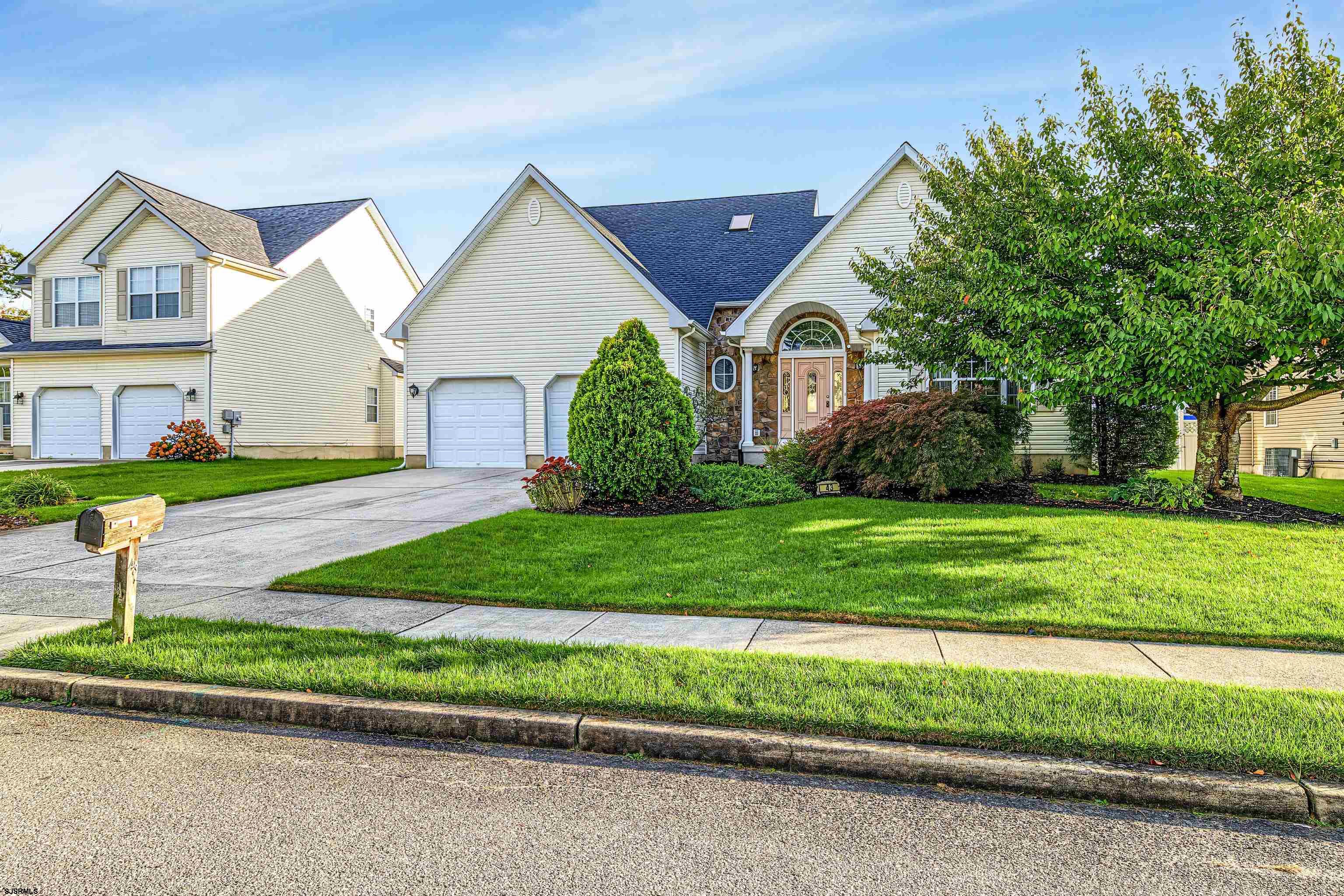 43 Donegal Ln
