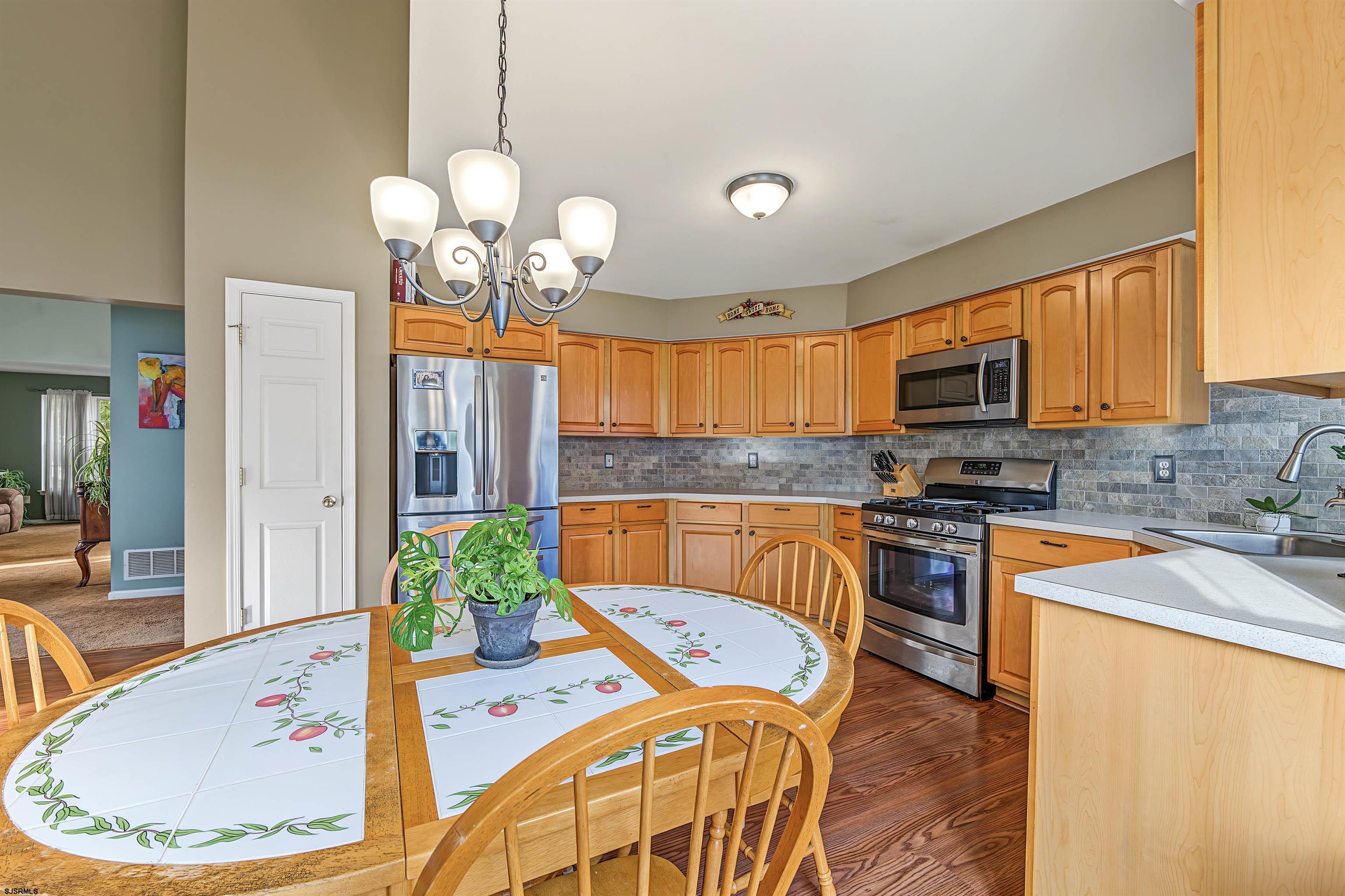43 Donegal Ln