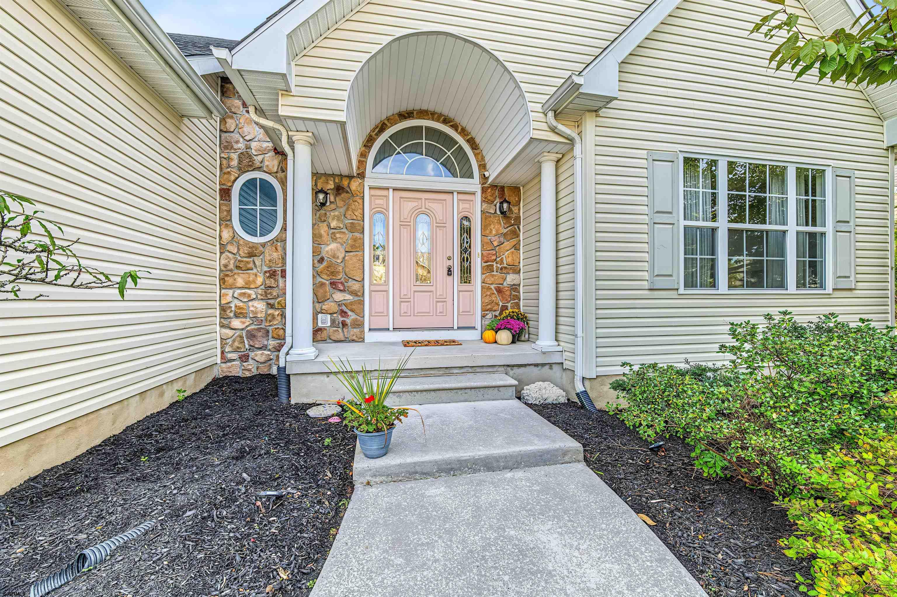 43 Donegal Ln