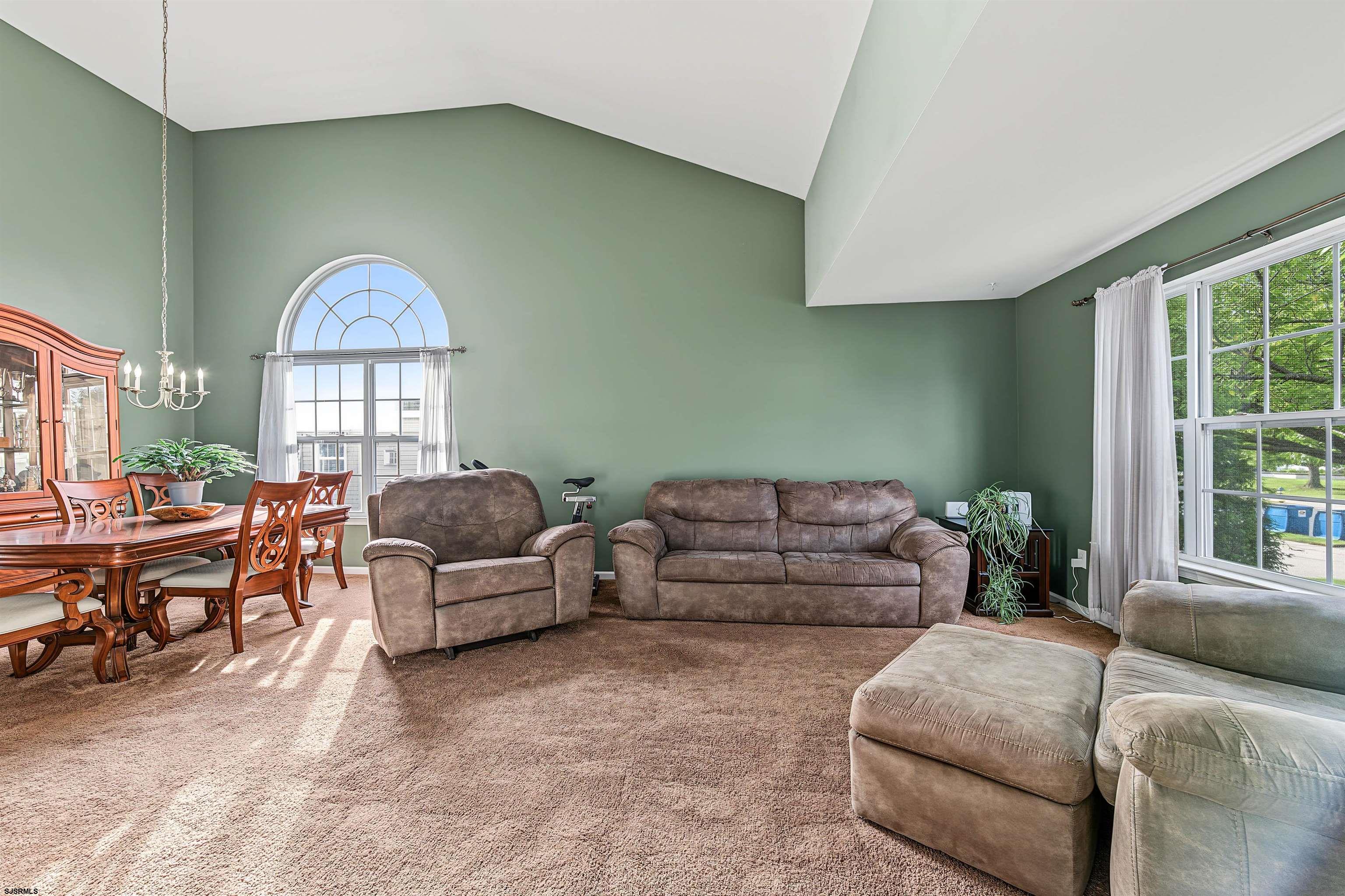 43 Donegal Ln