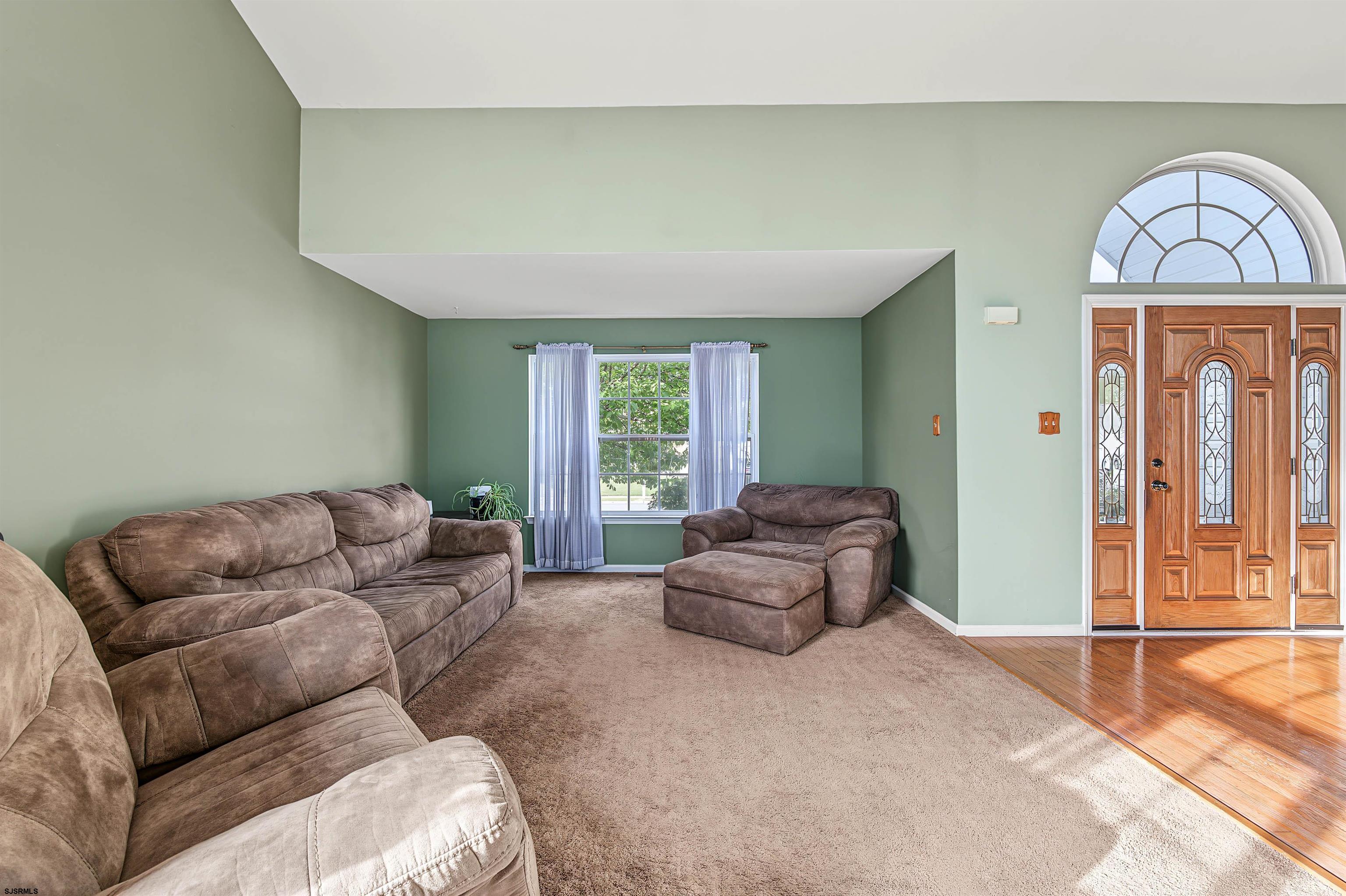 43 Donegal Ln