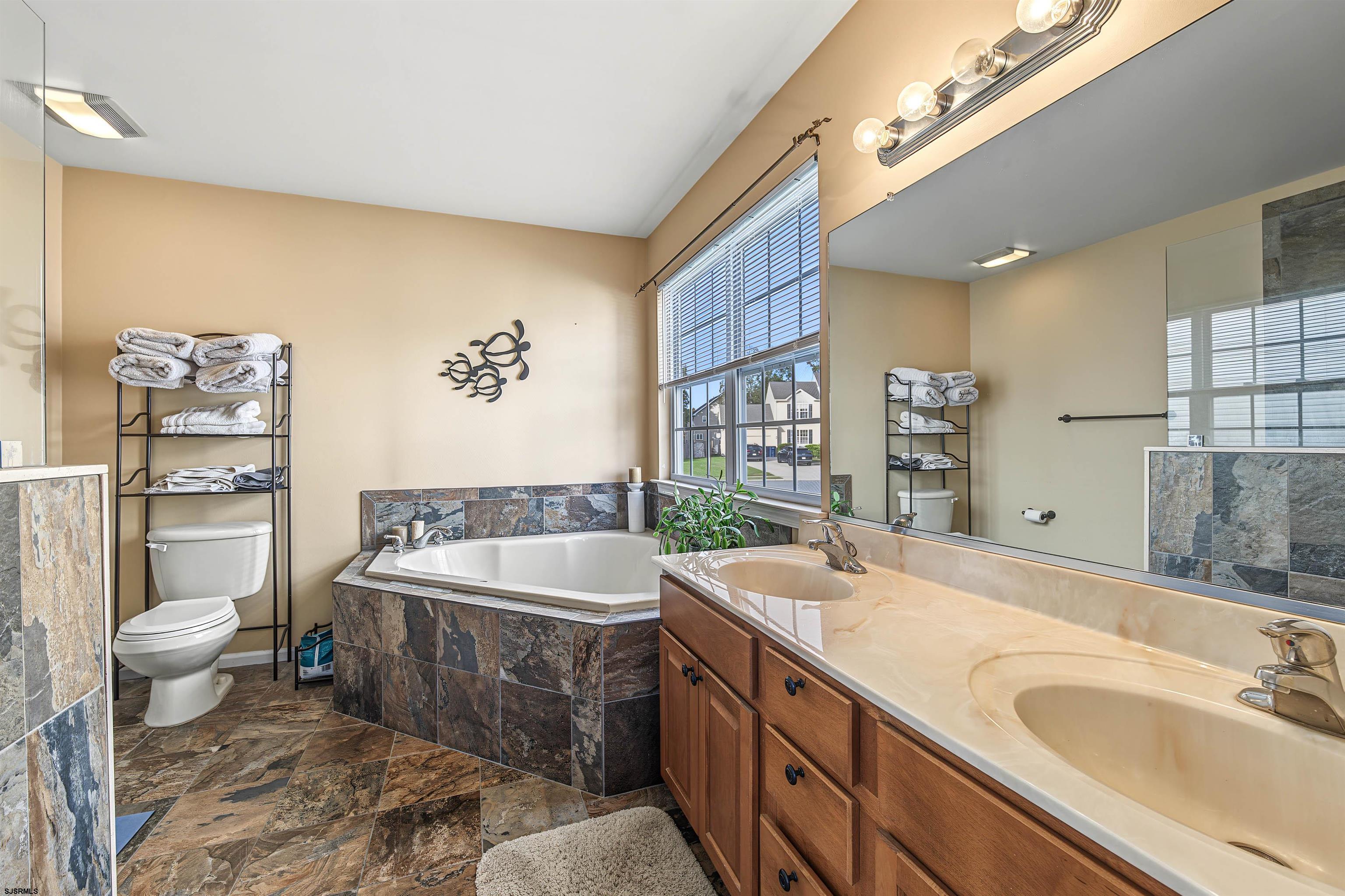 43 Donegal Ln