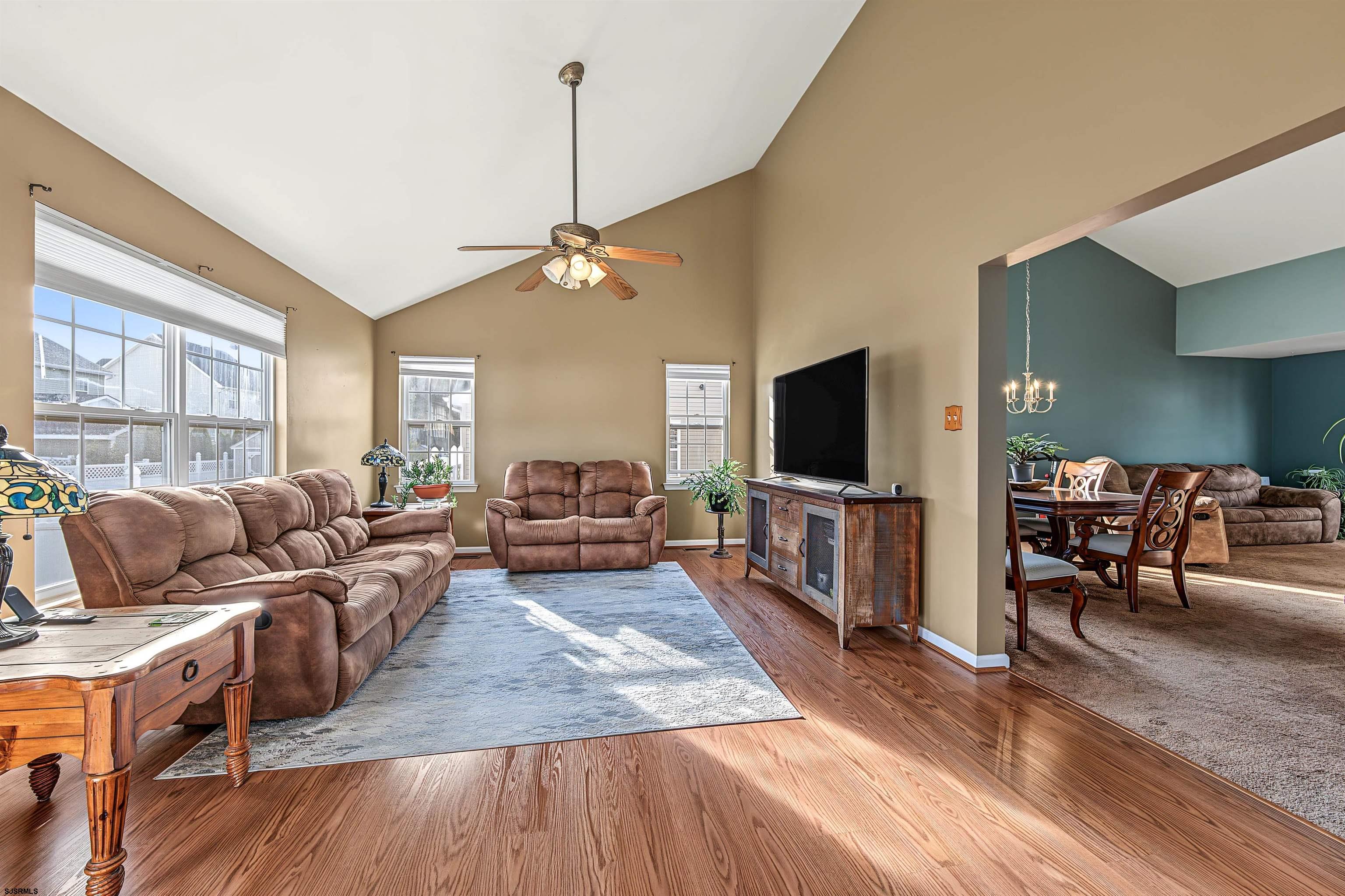 43 Donegal Ln
