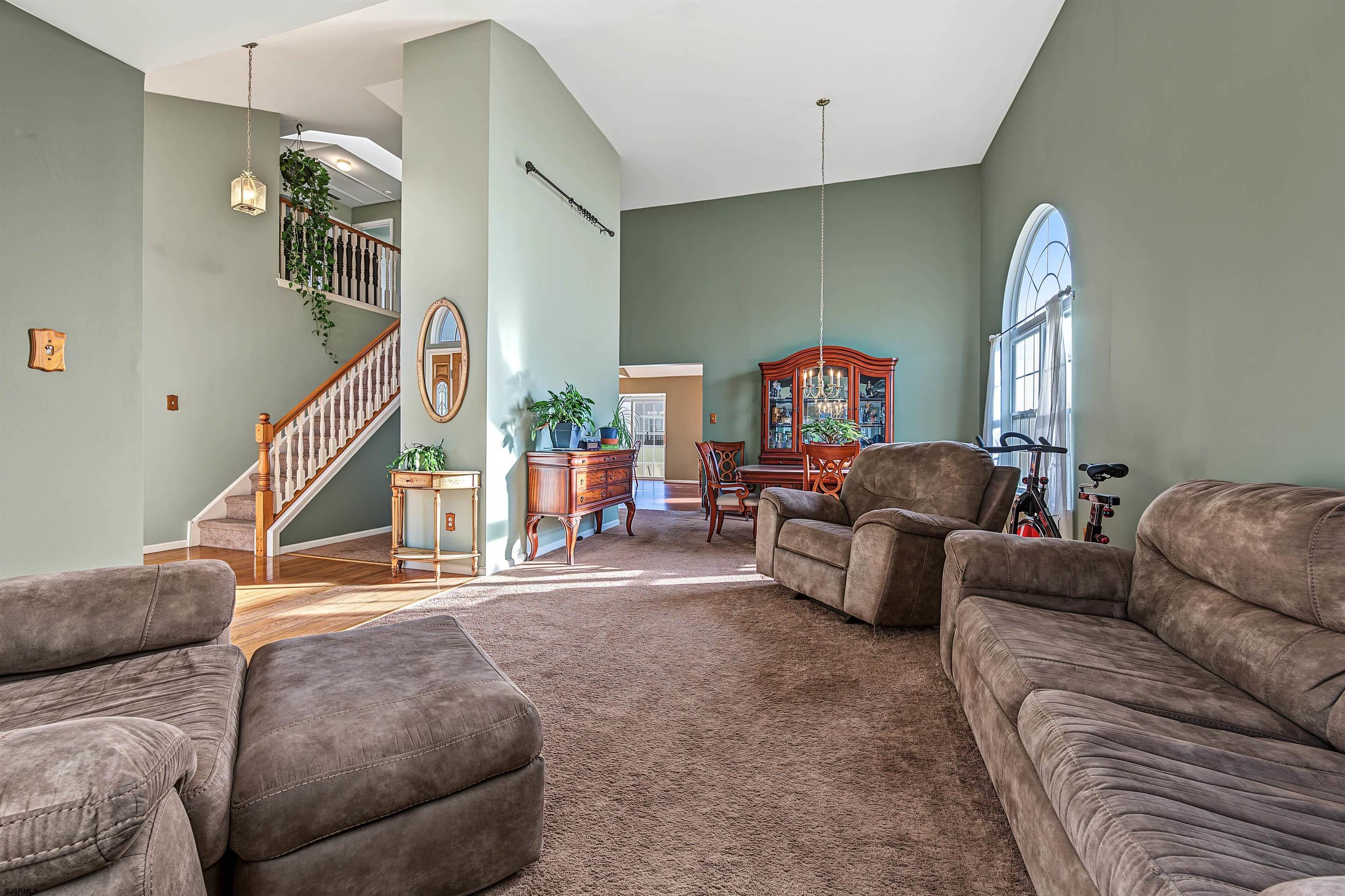 43 Donegal Ln