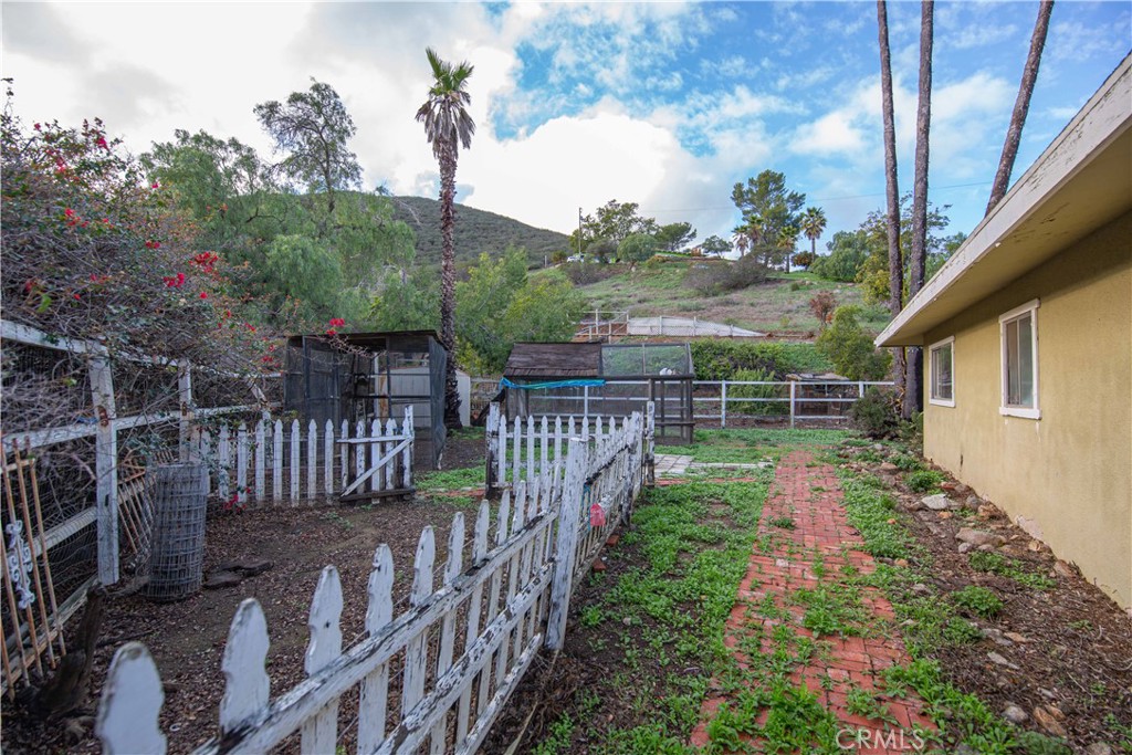 760 Rainbow Hills Road