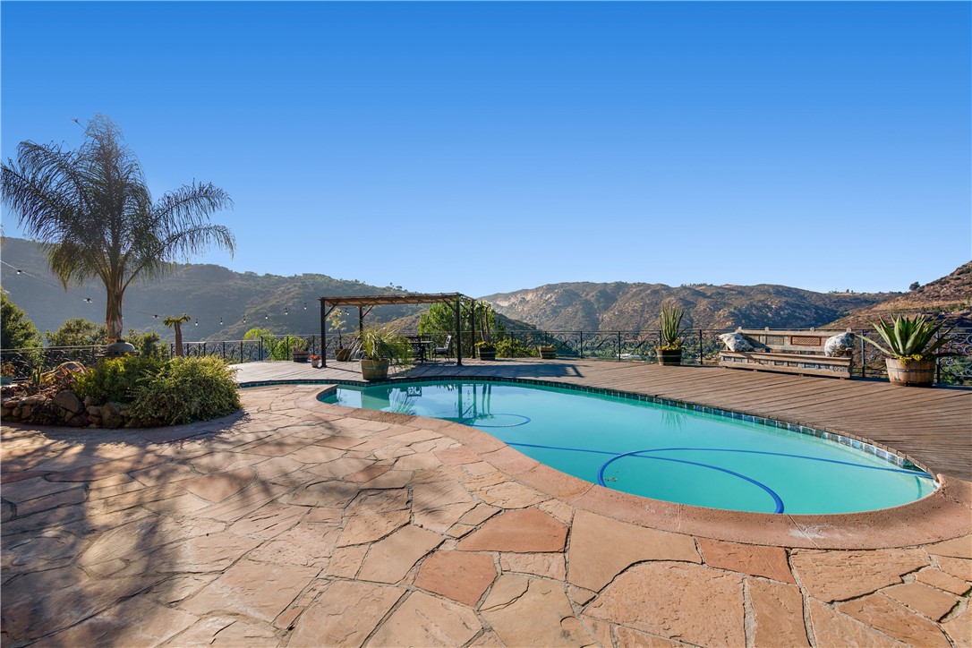29225 Pamoosa Lane