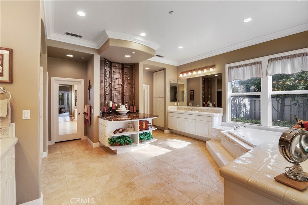 3988 Keri Way