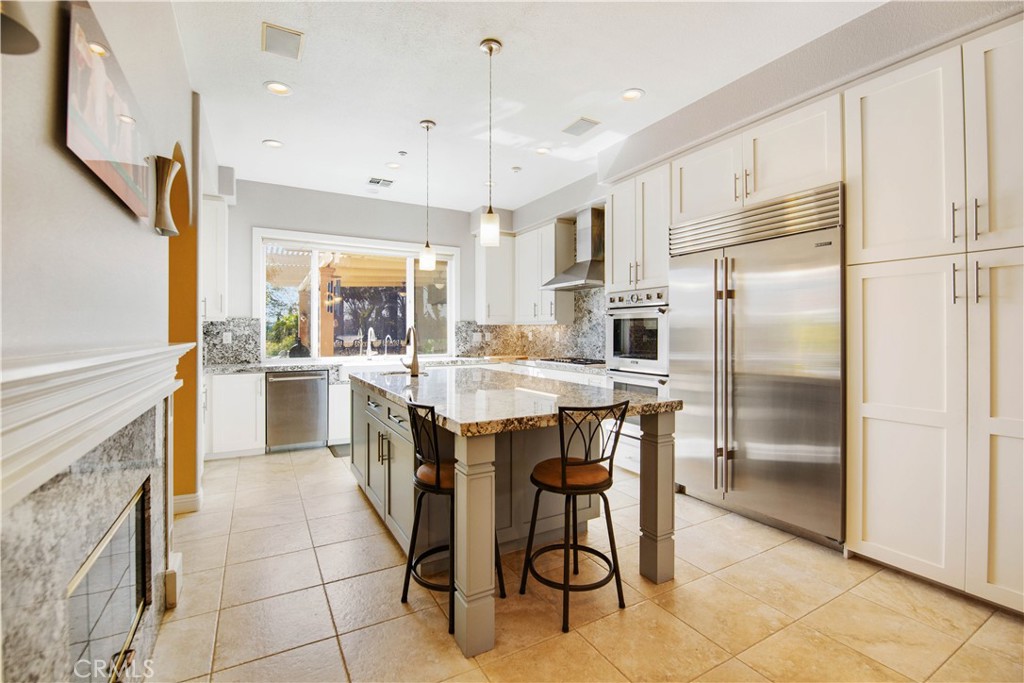 3988 Keri Way
