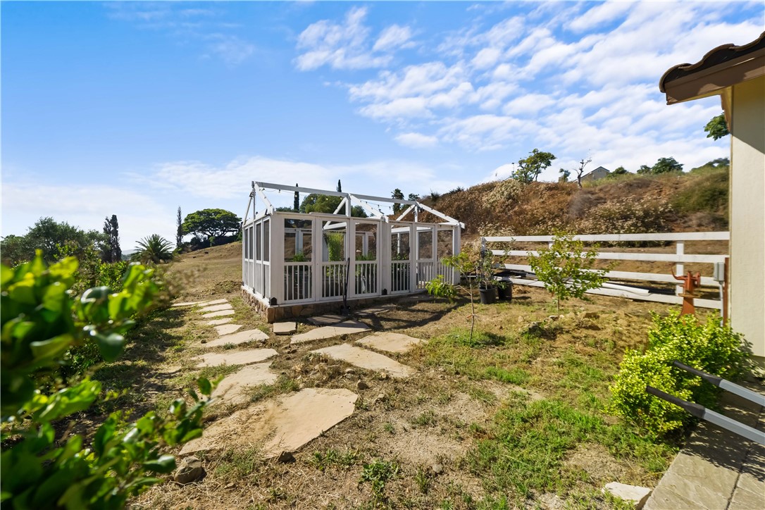 6718 Via De La Reina