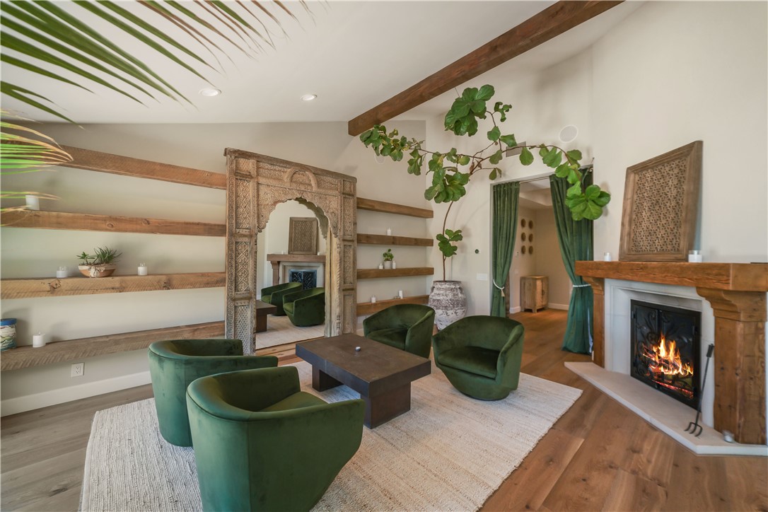 6718 Via De La Reina