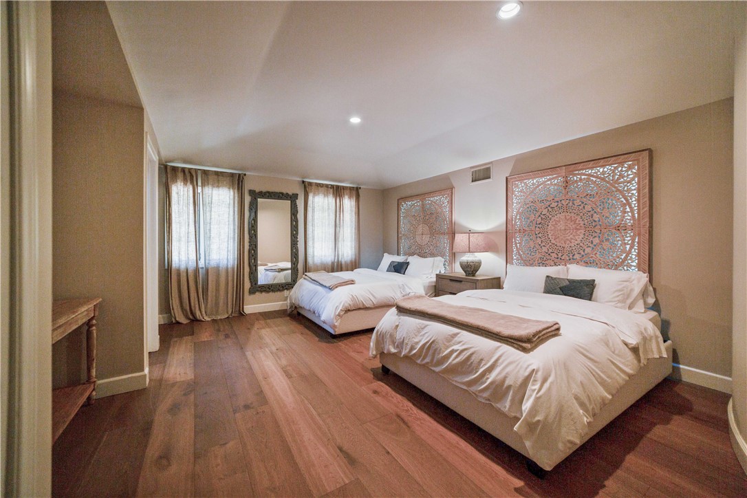 6718 Via De La Reina