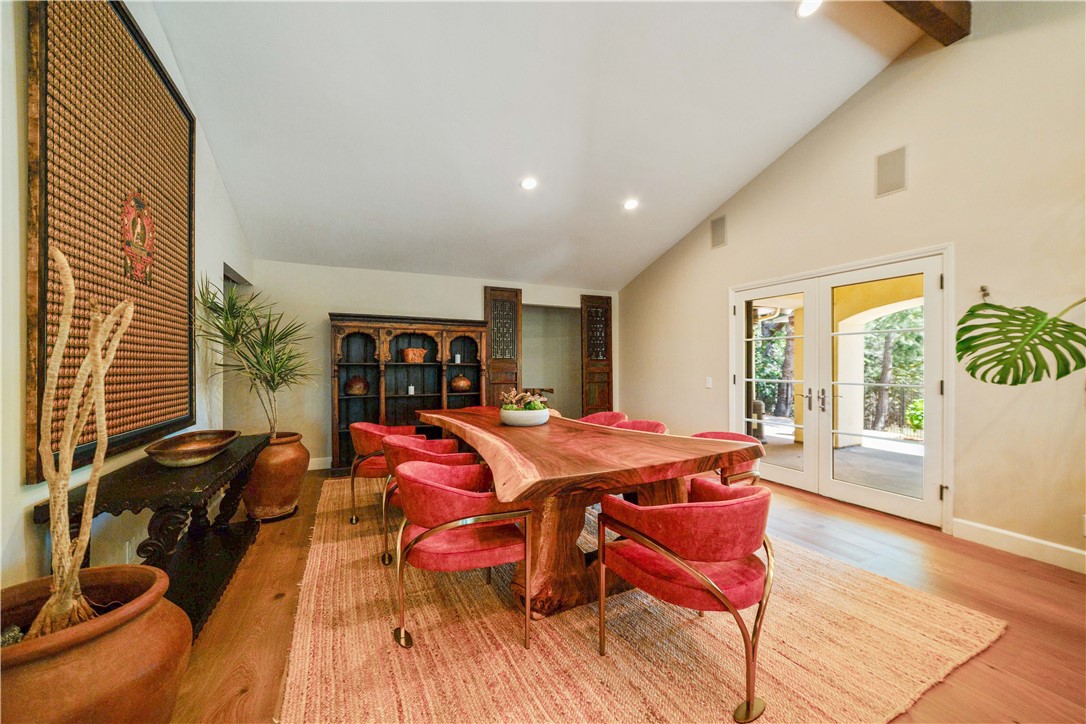 6718 Via De La Reina