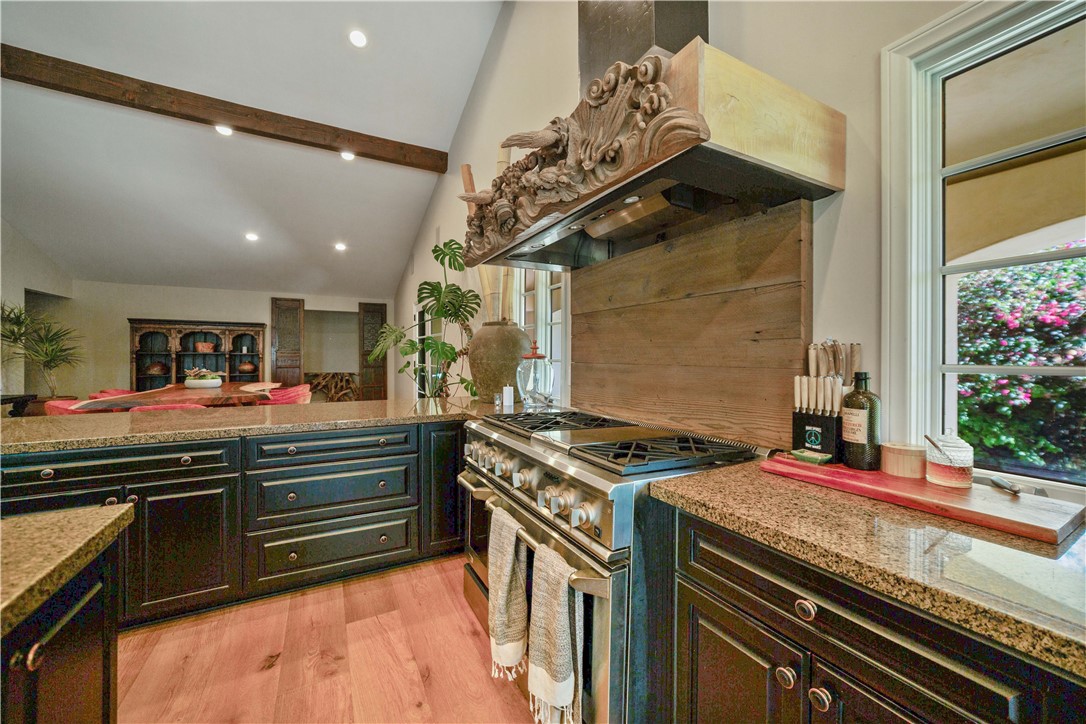 6718 Via De La Reina