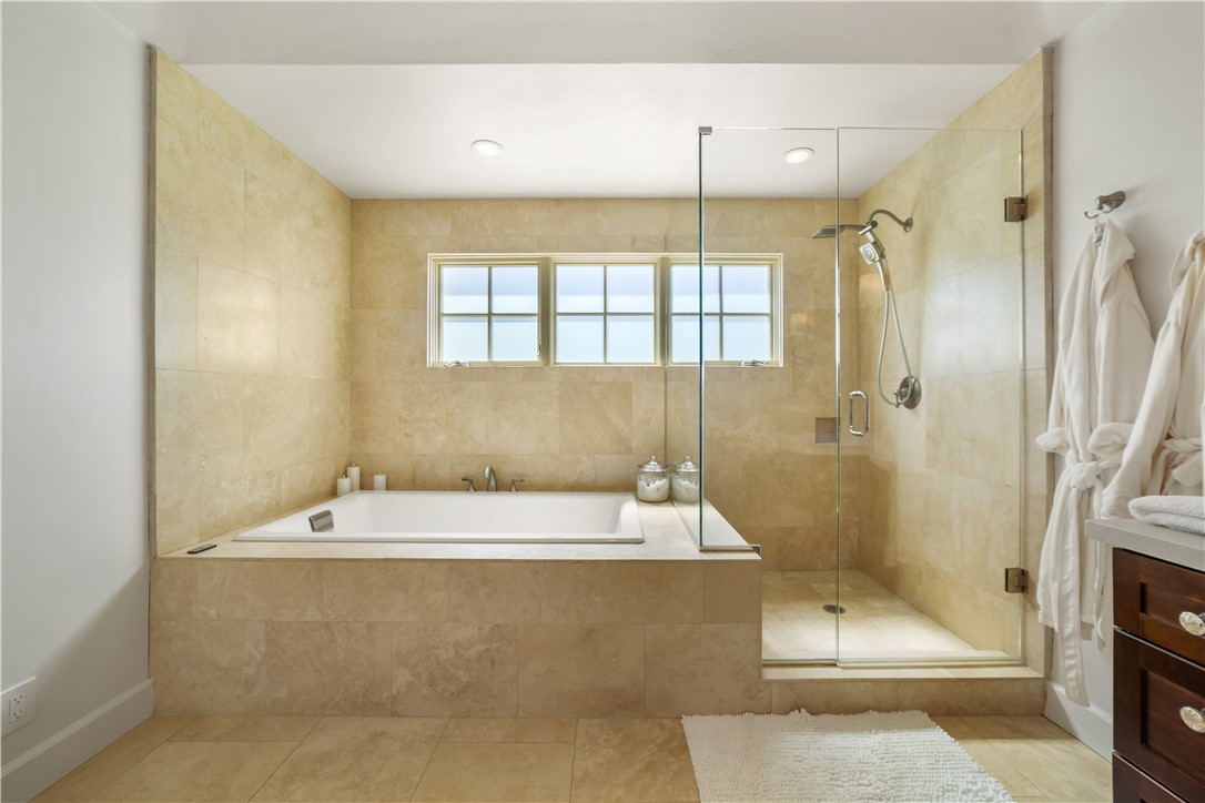 6718 Via De La Reina