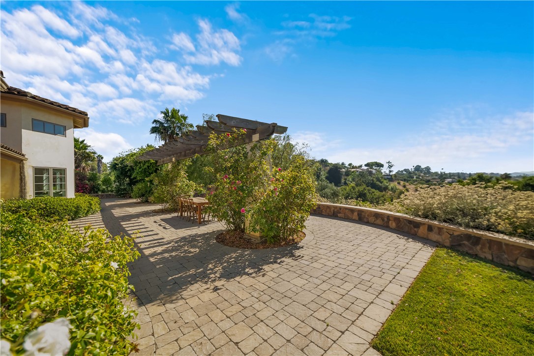 6718 Via De La Reina