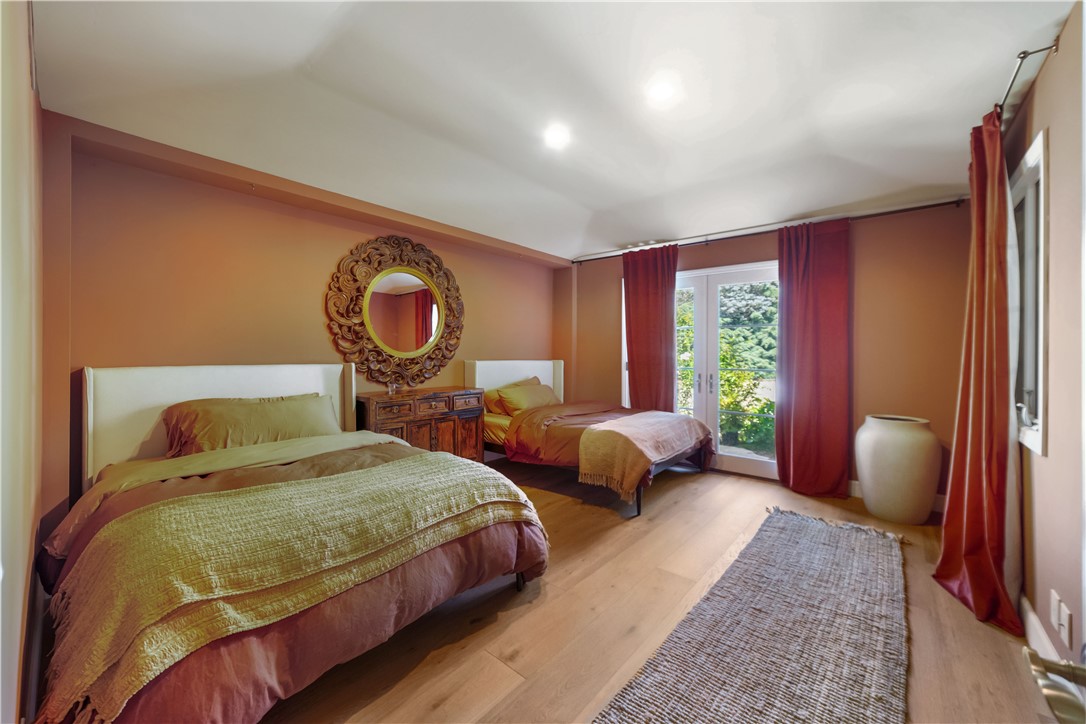 6718 Via De La Reina