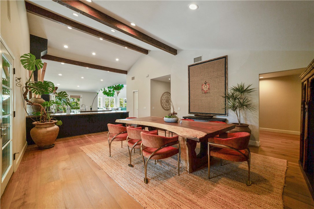 6718 Via De La Reina