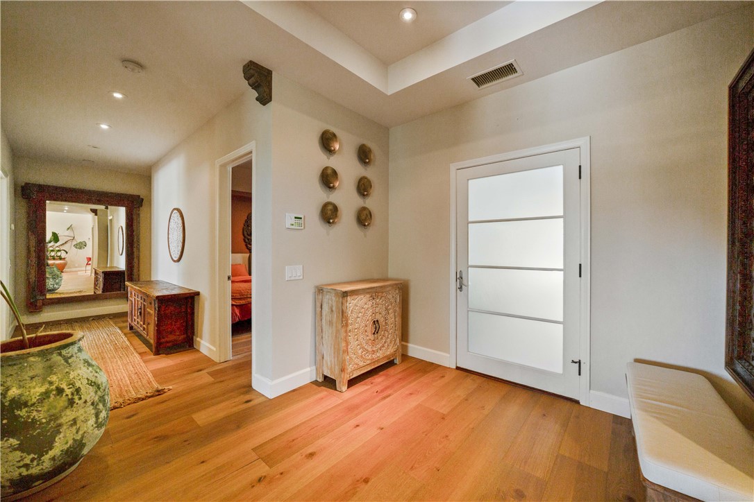 6718 Via De La Reina