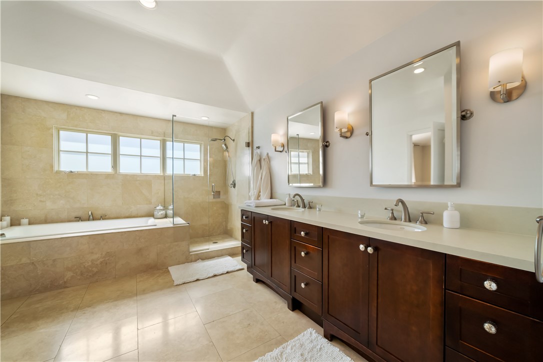 6718 Via De La Reina