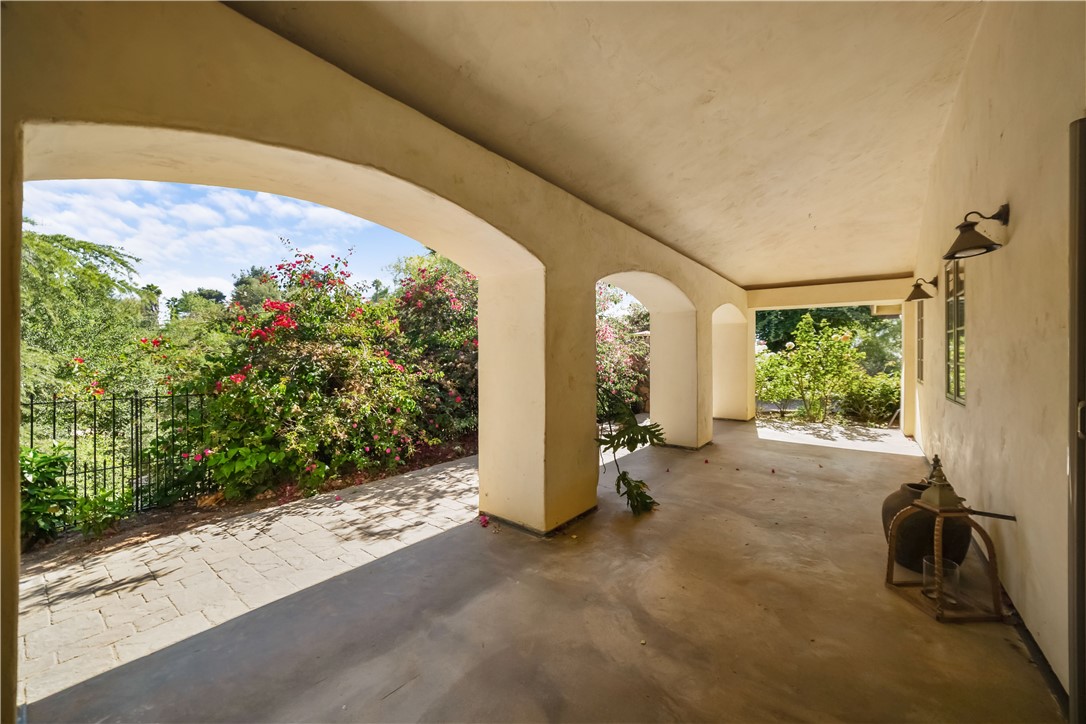 6718 Via De La Reina