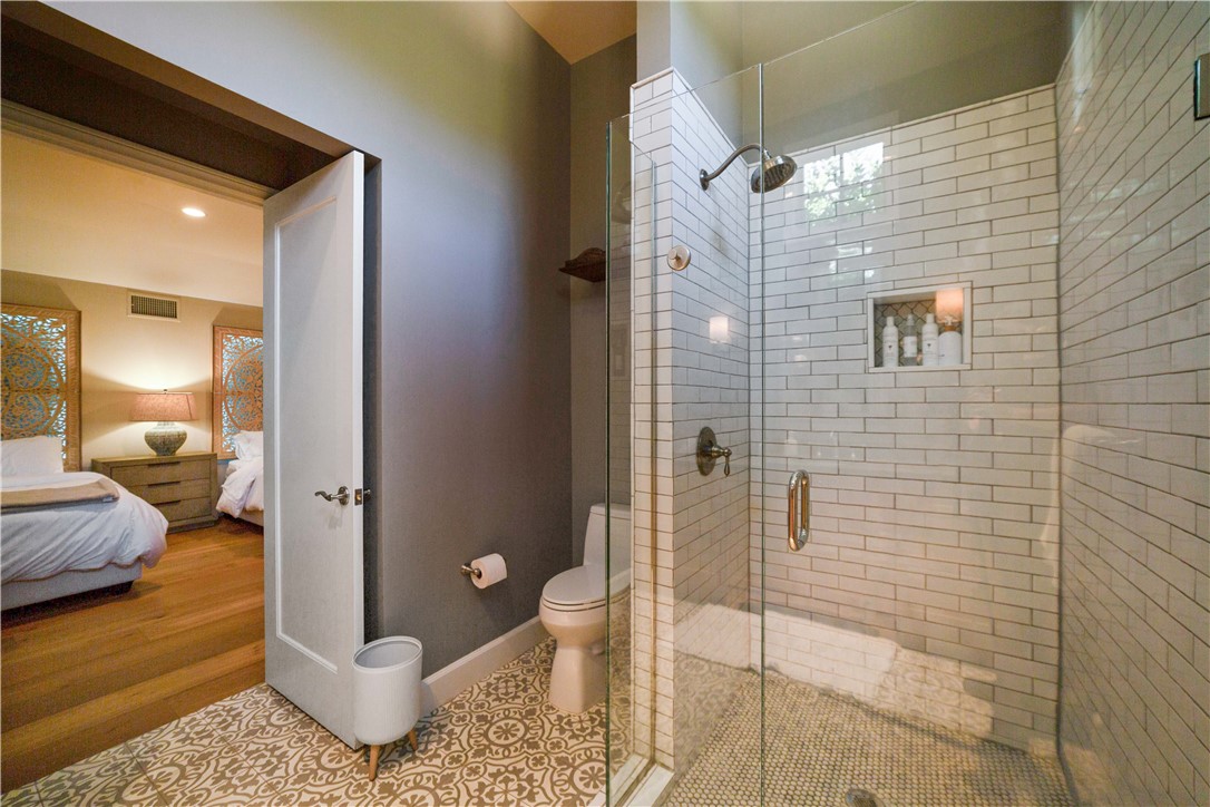 6718 Via De La Reina