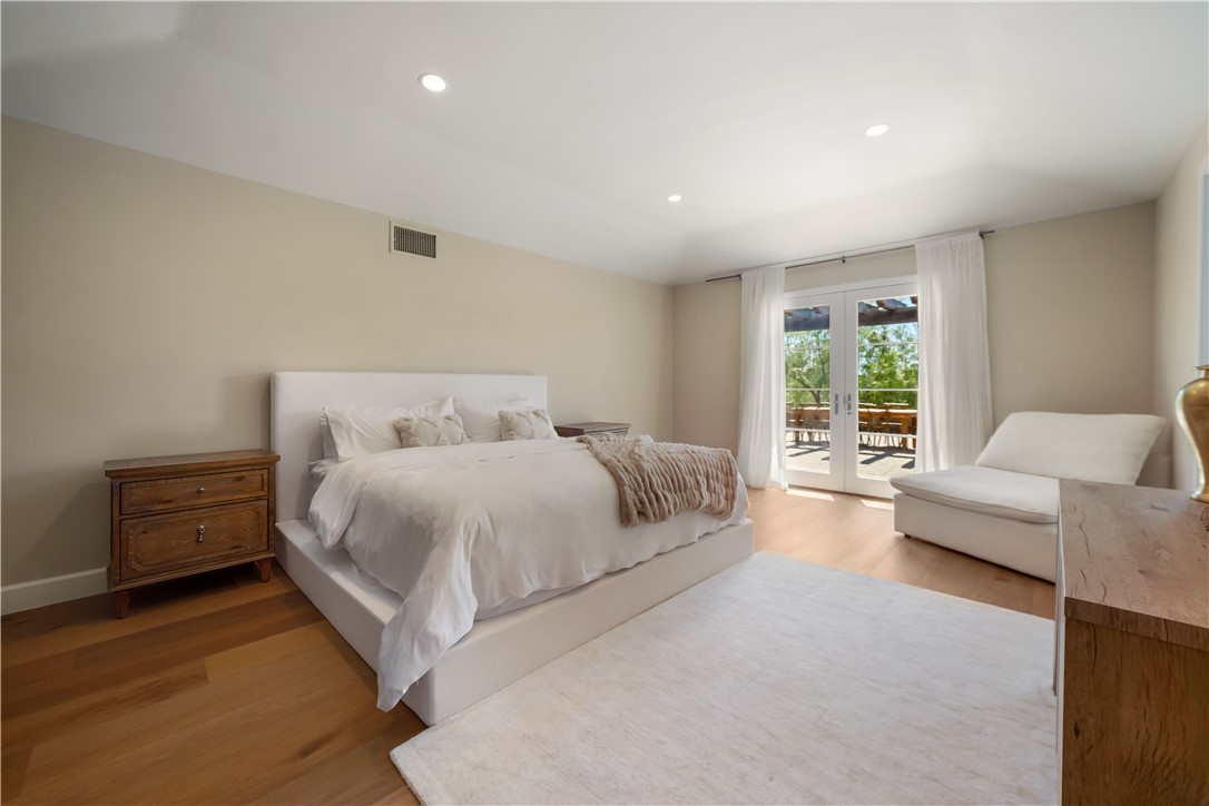 6718 Via De La Reina