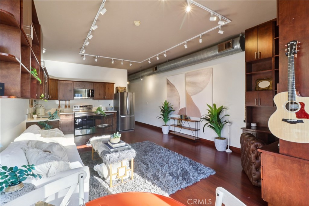 777 6th Avenue 309