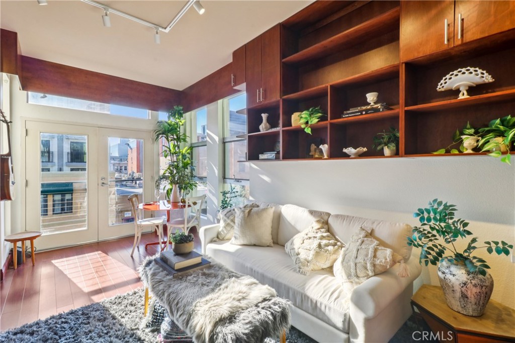 777 6th Avenue 309