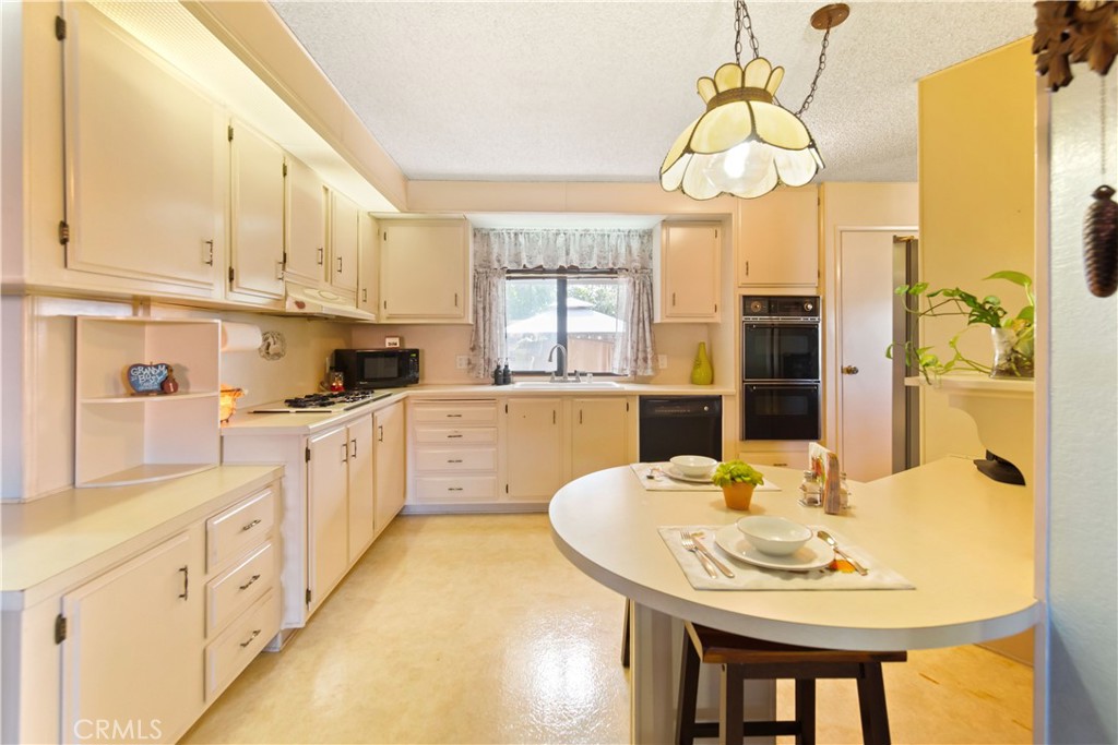 1720 Toyon Glen