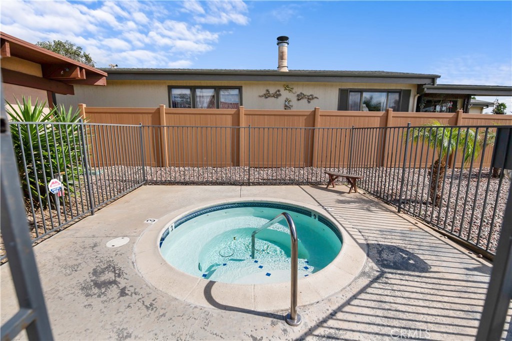 1720 Toyon Glen