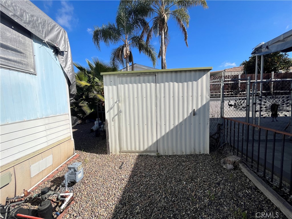 2907 South Santa Fe Avenue 80
