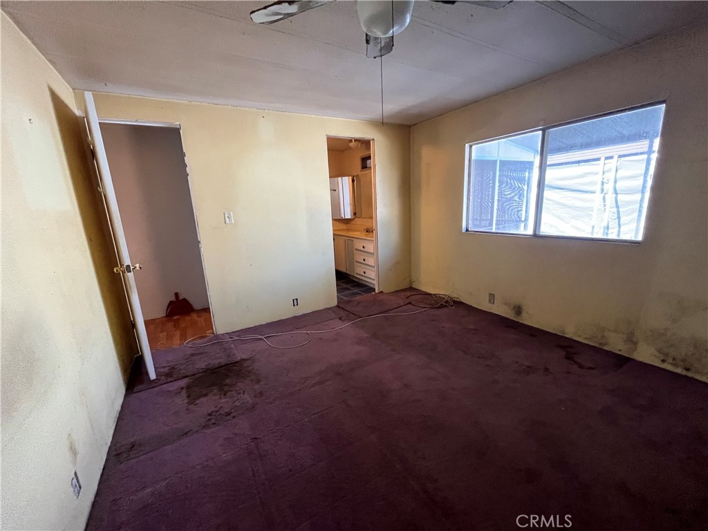 2907 South Santa Fe Avenue 80