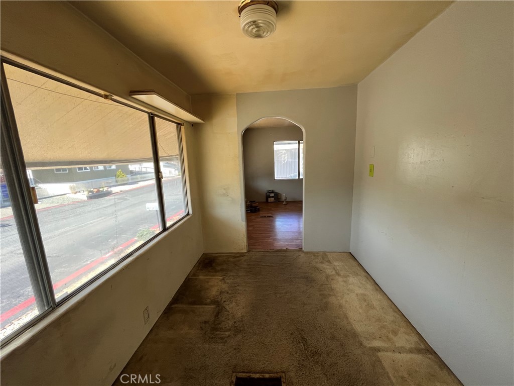 2907 South Santa Fe Avenue 80