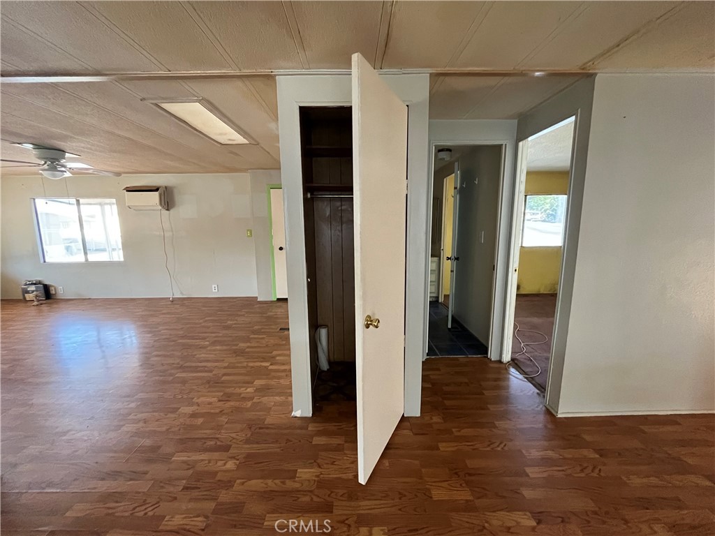 2907 South Santa Fe Avenue 80